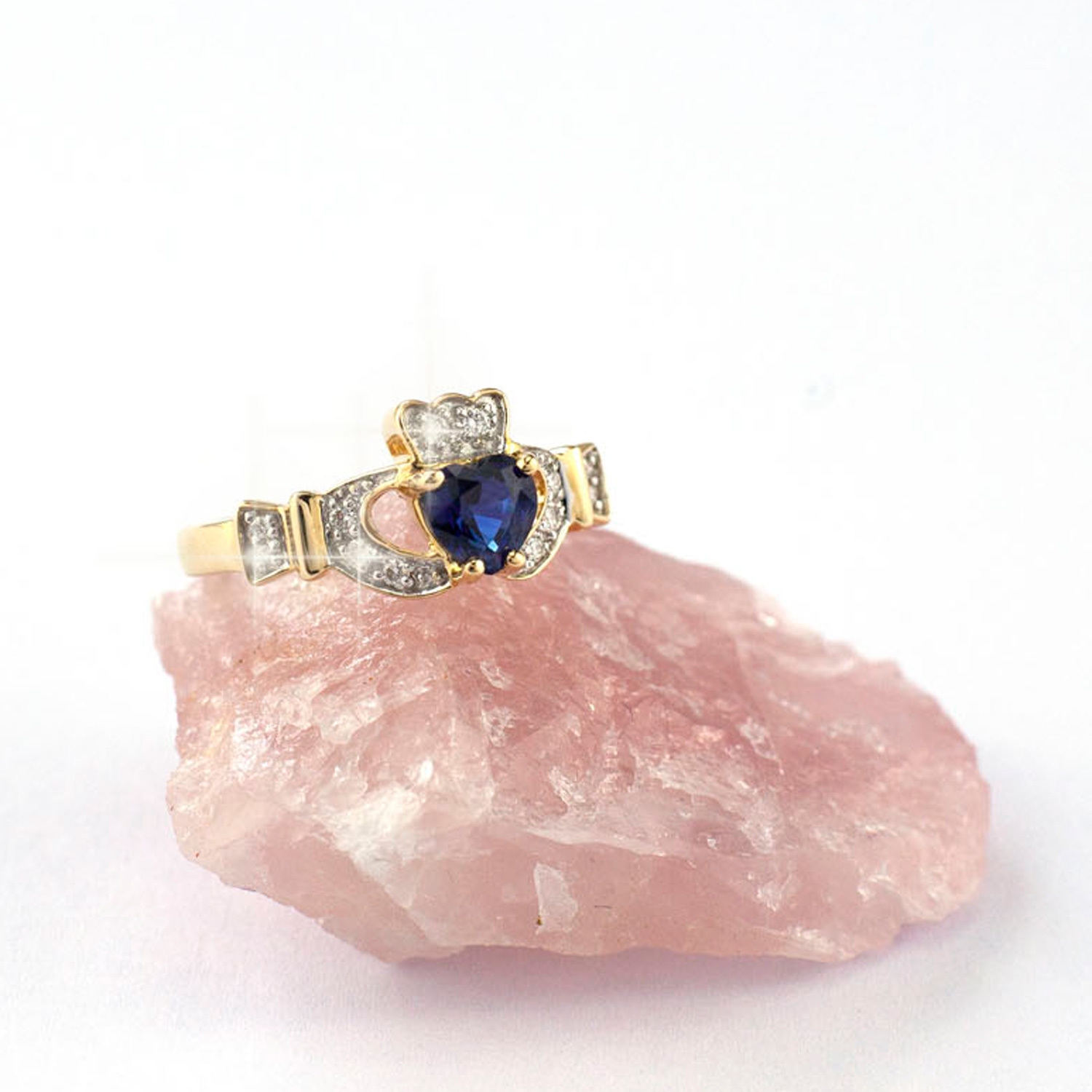 Womens Claddagh 2.5mm Ring in Yellow Gold