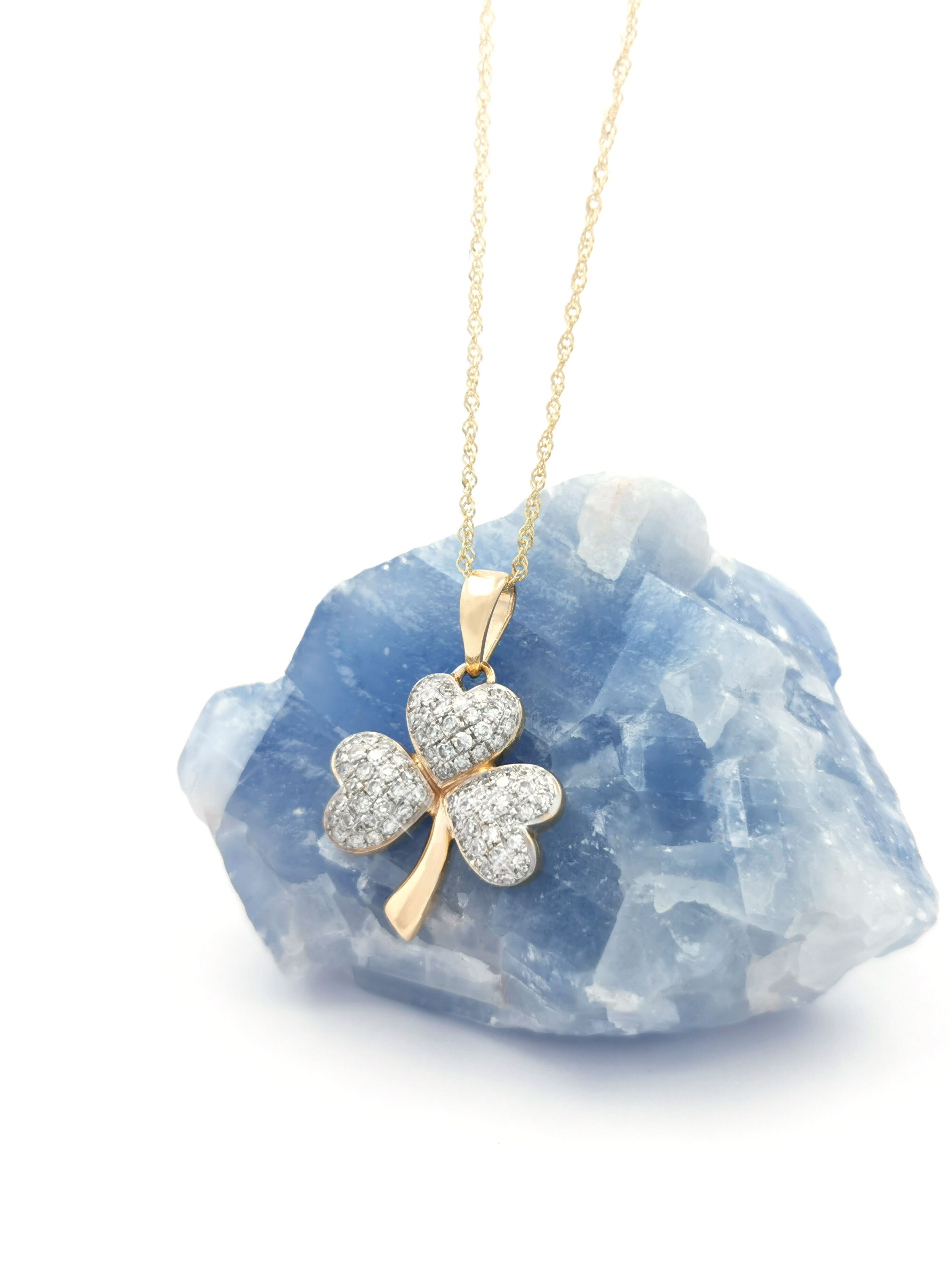 Shamrock - Shown with 18" Light Cable Chain