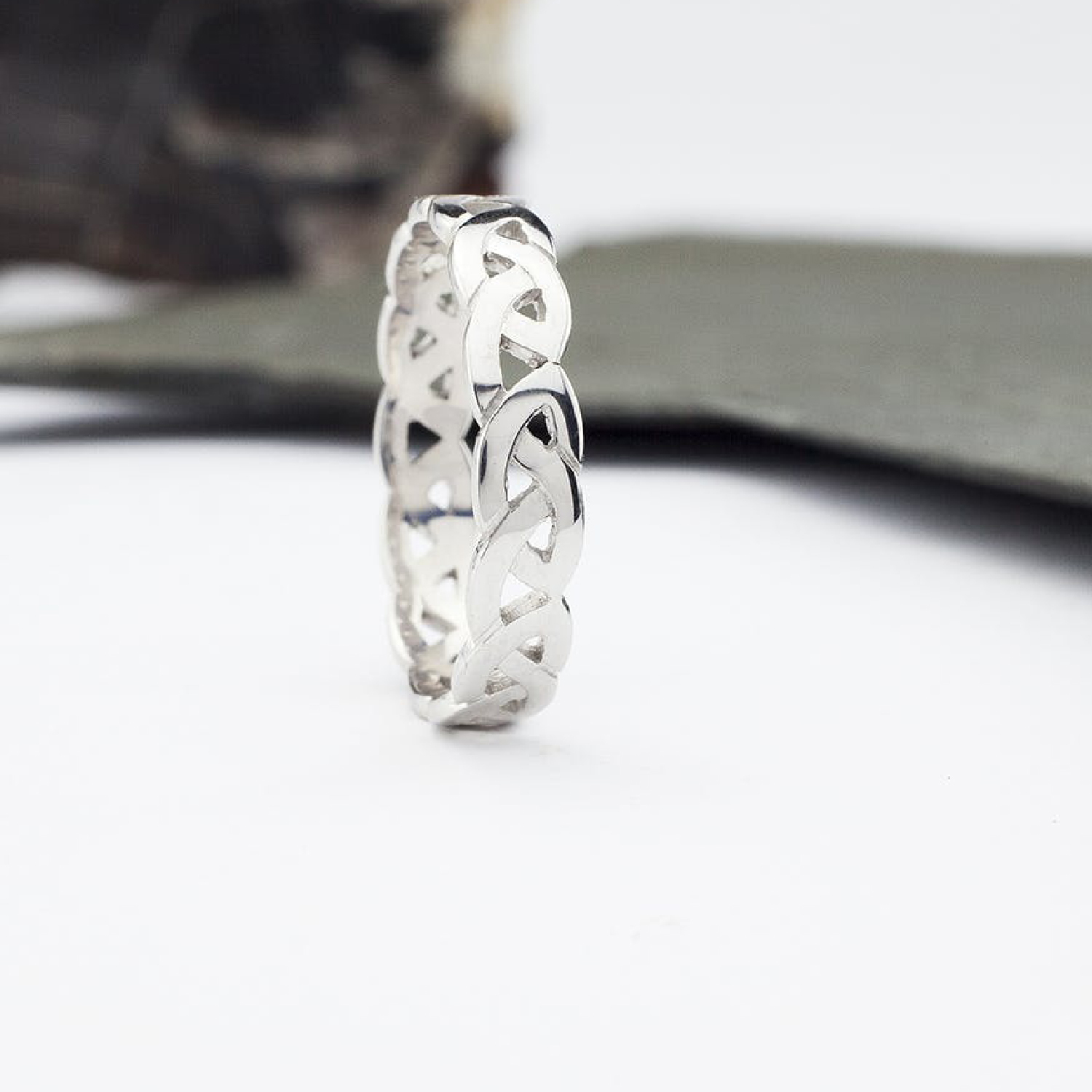 Mens Celtic Knot Wedding Ring in 18K White Gold