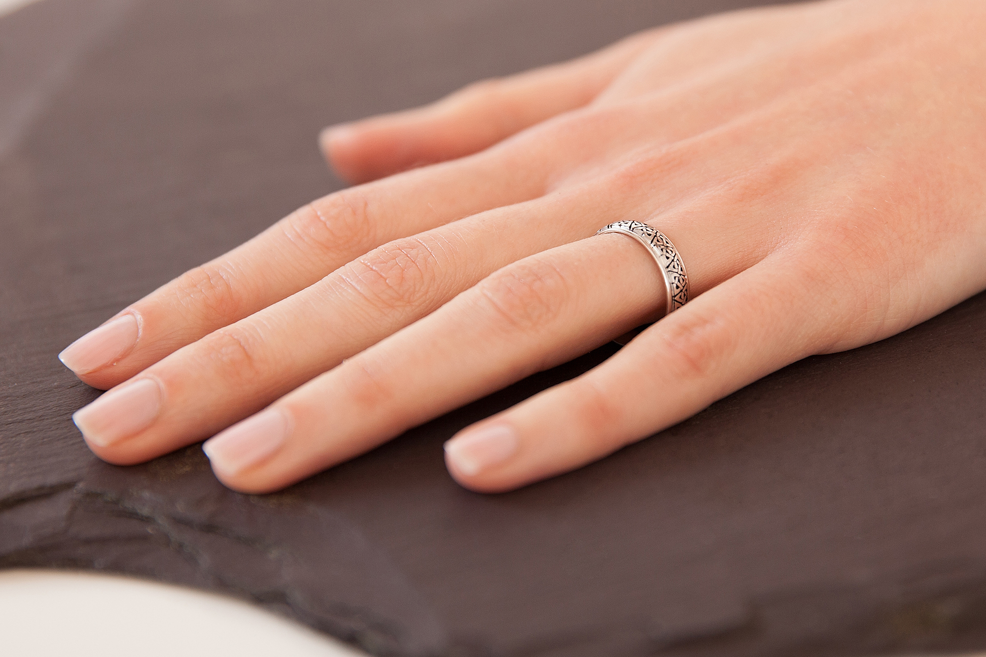 Trinity Knot 5.0mm Ring in Platinum - Model Photo