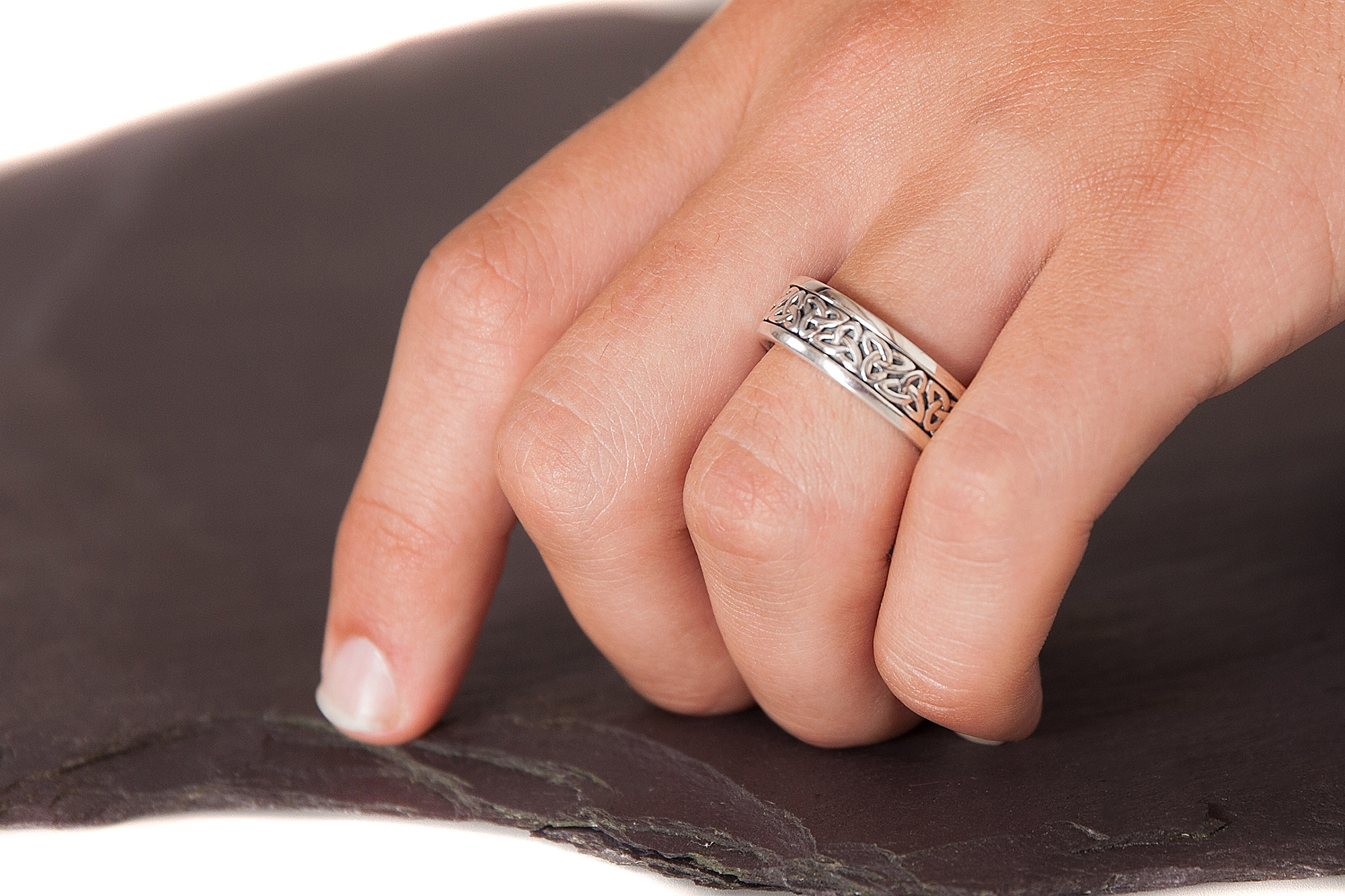 Trinity Knot Gift Set in Sterling Silver With a Oxidized Finish - Model Photo