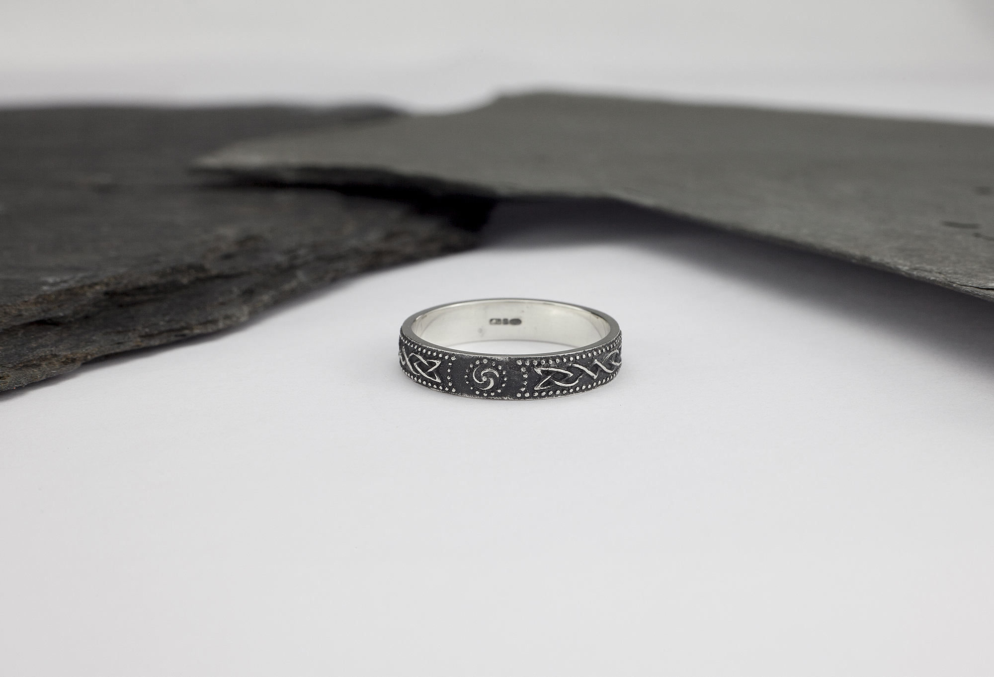 Luxurious Platinum Celtic Knot & Ardagh Chalice 4.0mm Ring For Men With a Oxidised Finish