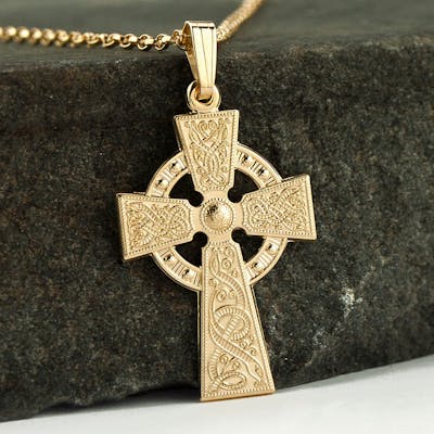 cross celtic irish history meaning warrior symbolizm