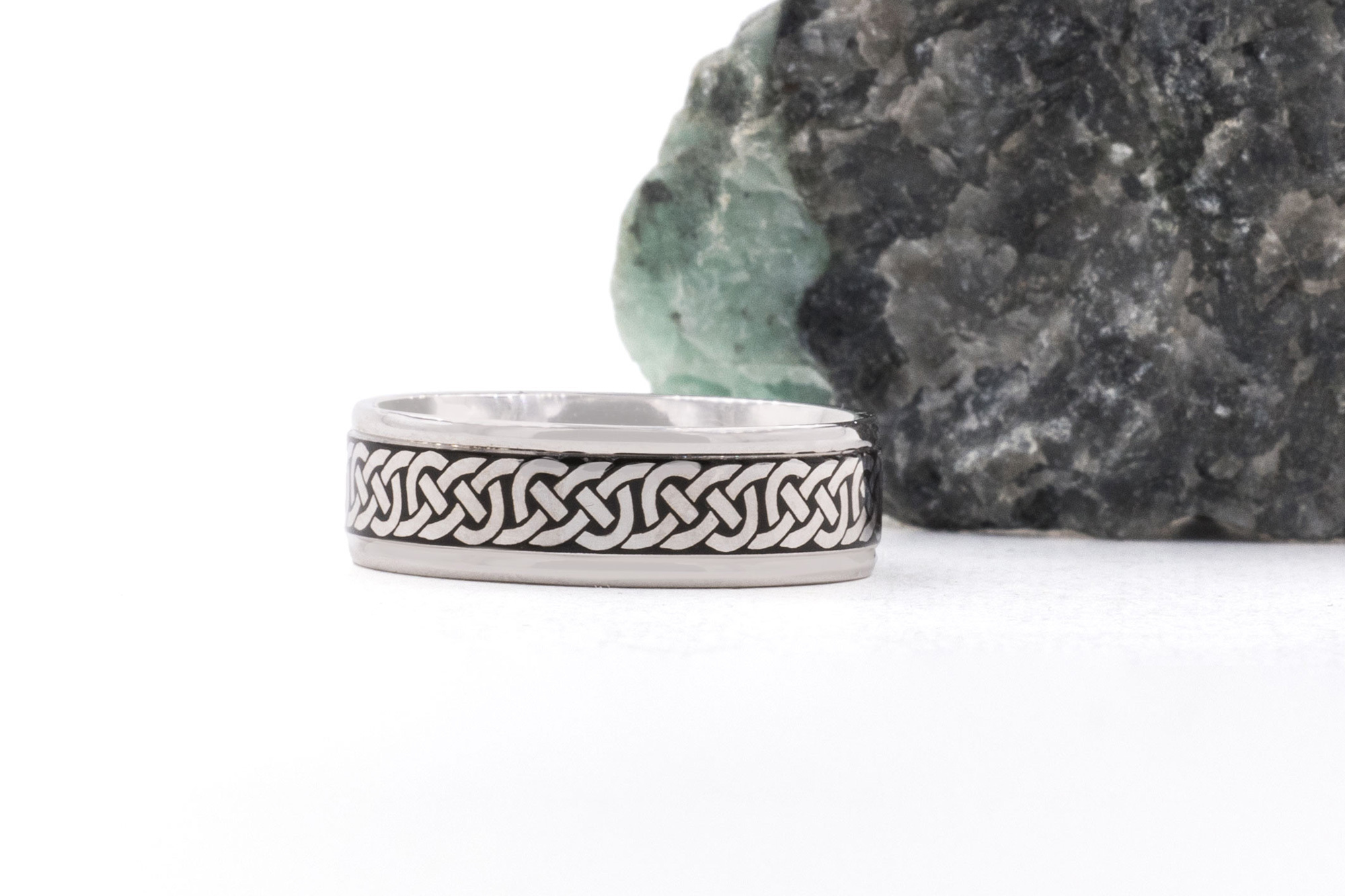 Cerin Platinum Celtic Knot Ring