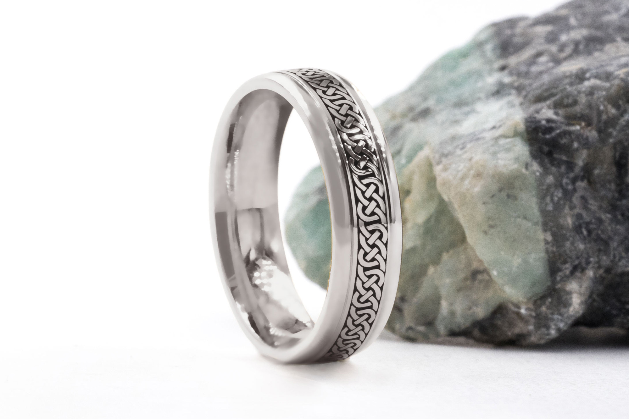 Attractive Platinum Celtic Knot 5.0mm Ring With a Cerin Finish