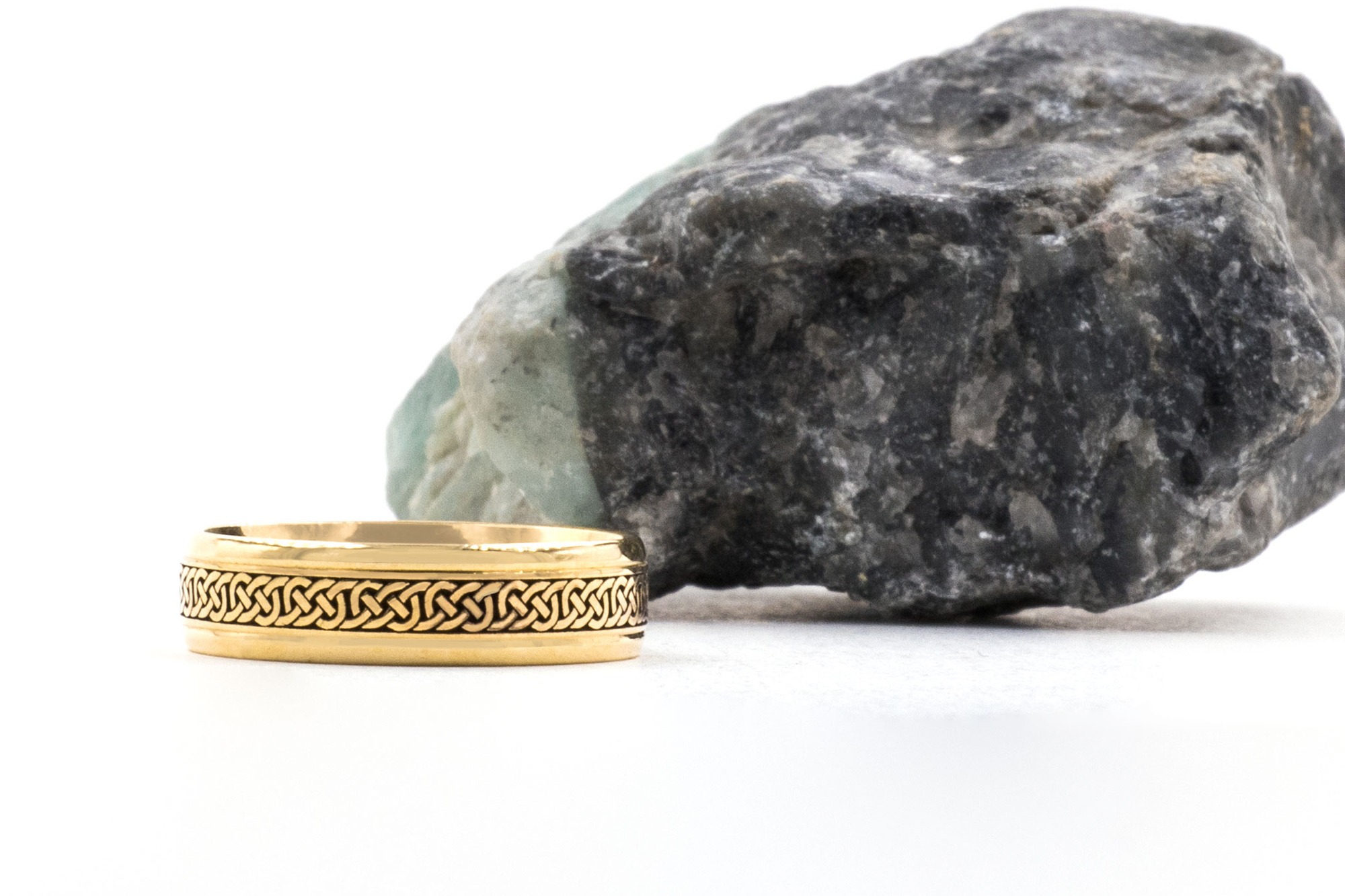 Cerin 18K Yellow Gold Celtic Knot 5.0mm Ring