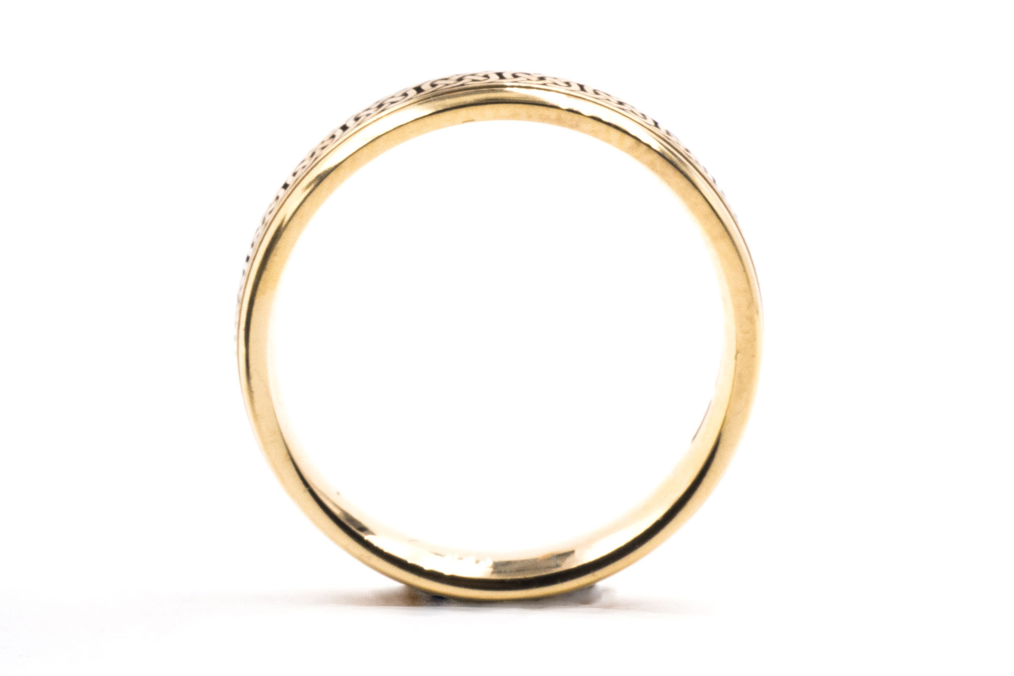 Luxurious 18K Yellow Gold Celtic Knot 7.0mm Ring With a Cerin Finish. Side View.