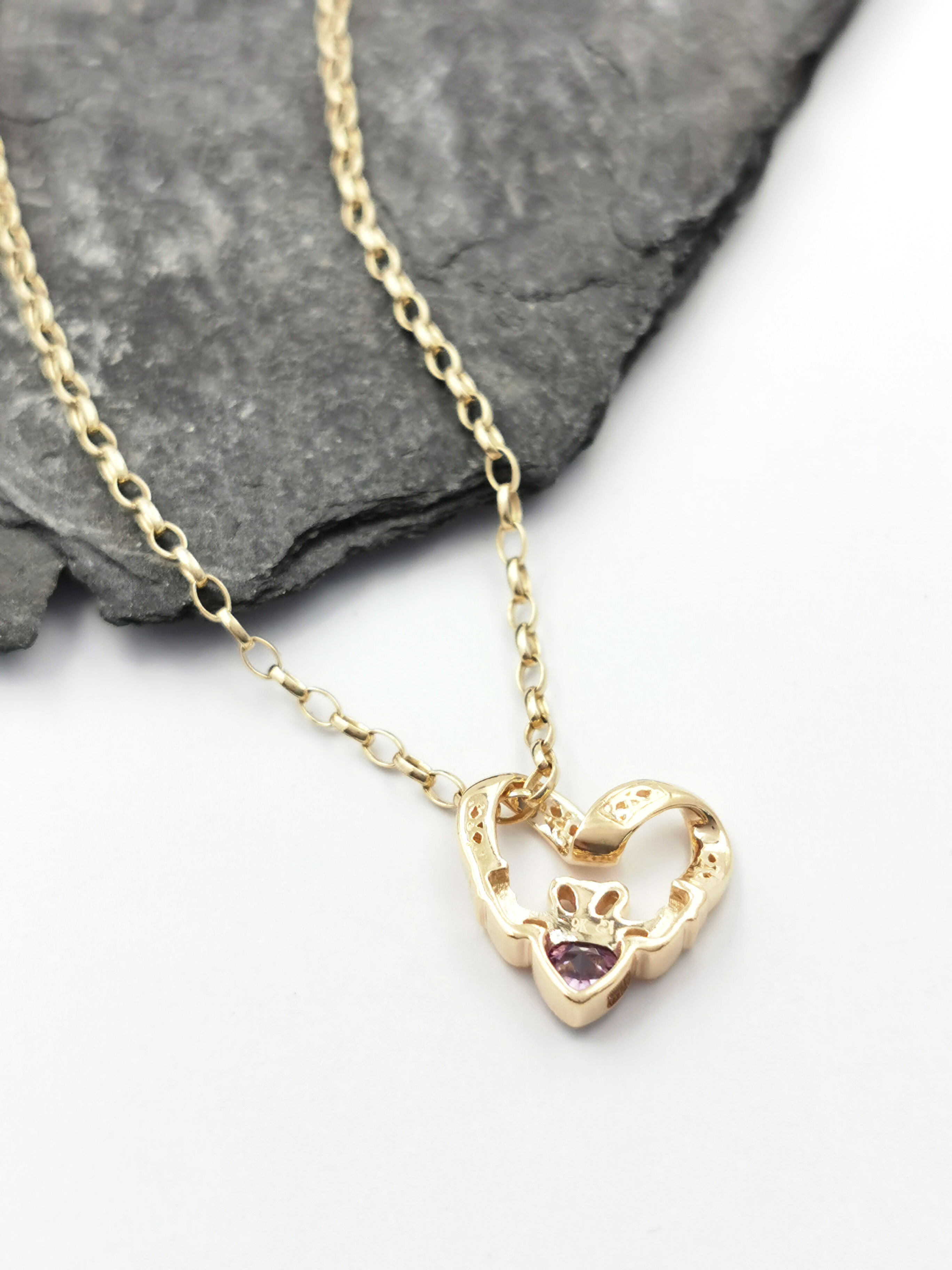 Womens Genuine 9K Yellow Gold Claddagh Necklace