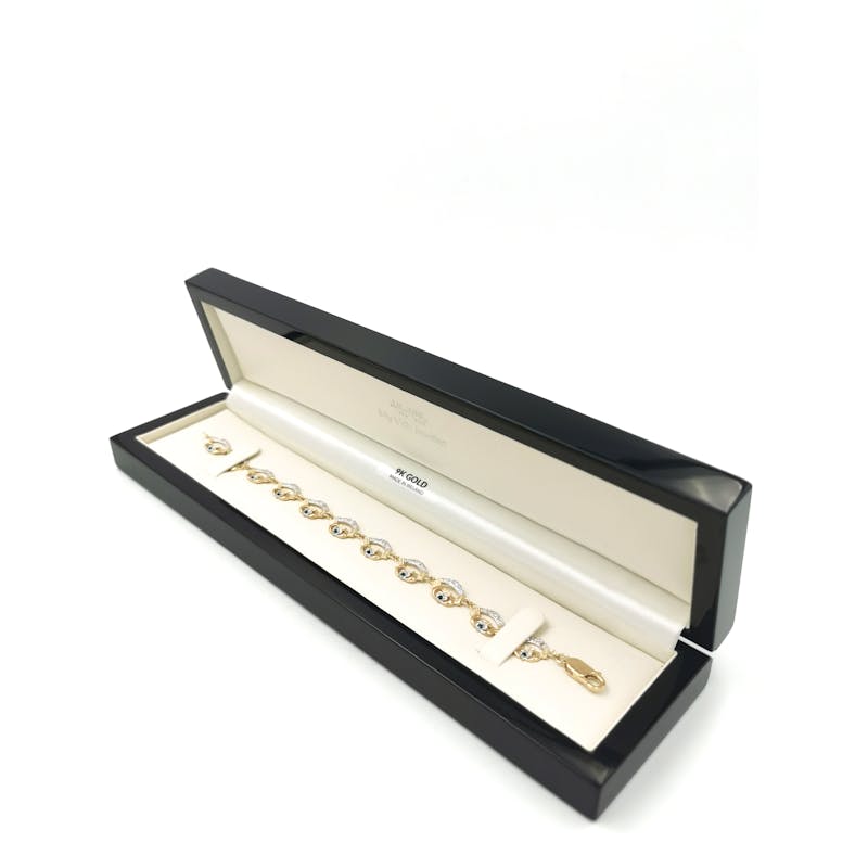 Attractive Yellow Gold Claddagh Bracelet For Women. In Luxury Packaging.