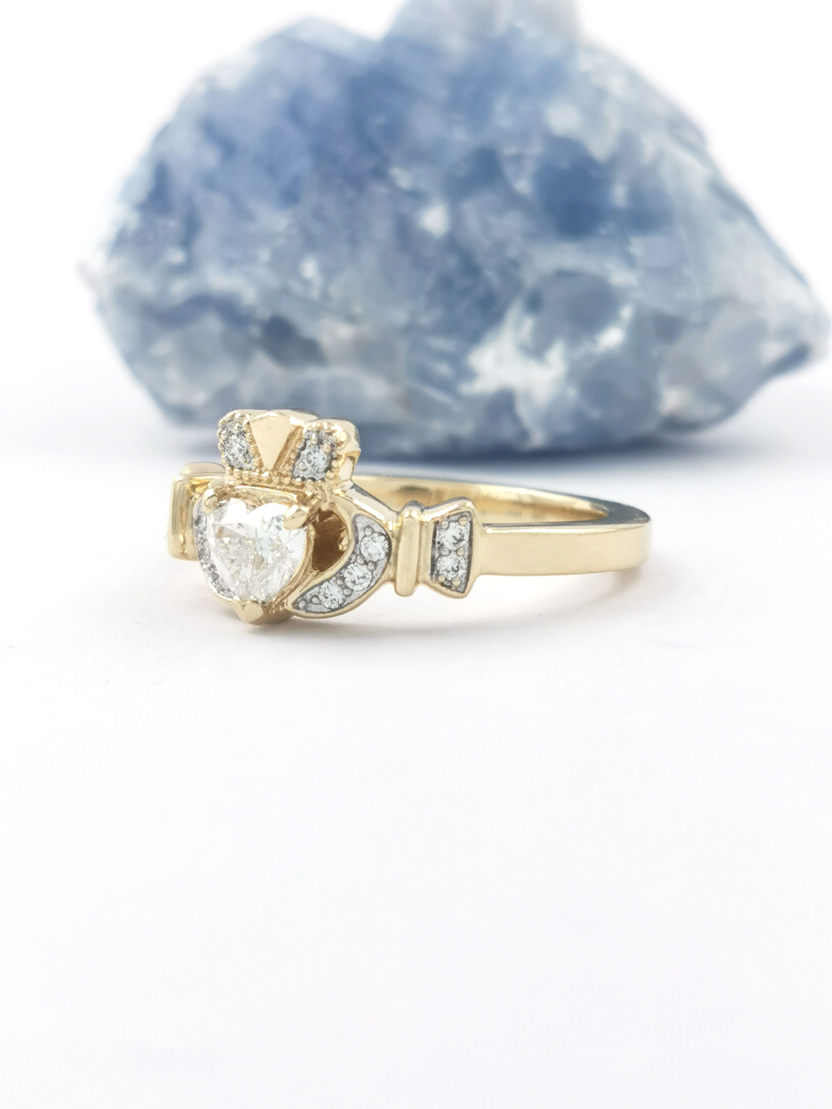 Womens 14K Yellow Gold Claddagh 0.50ct Lab Grown Diamond Ring. Side View.