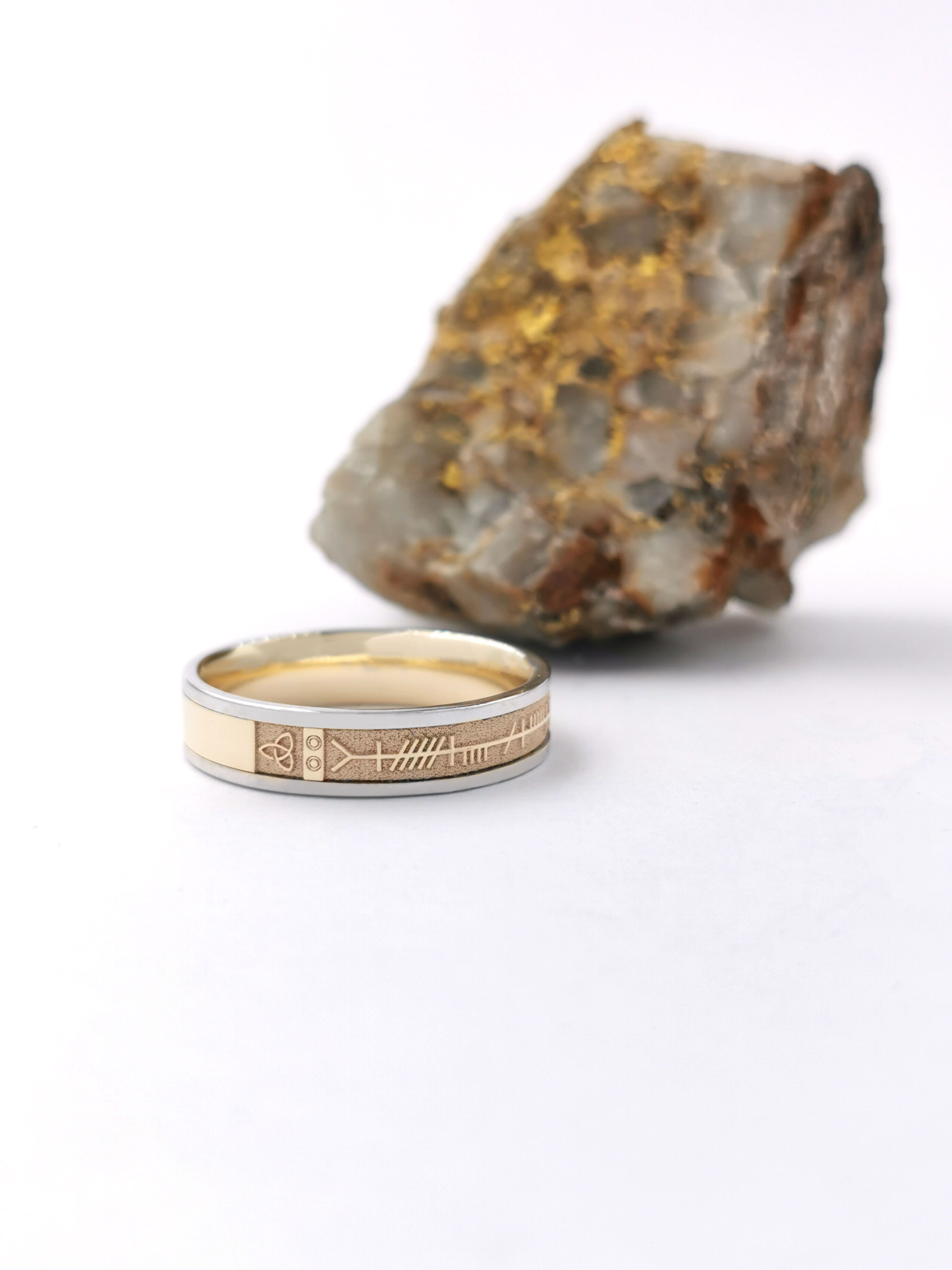 Mens Authentic Florentine 10K Yellow Gold & White Gold Mo Anam Cara 5.0mm Ring