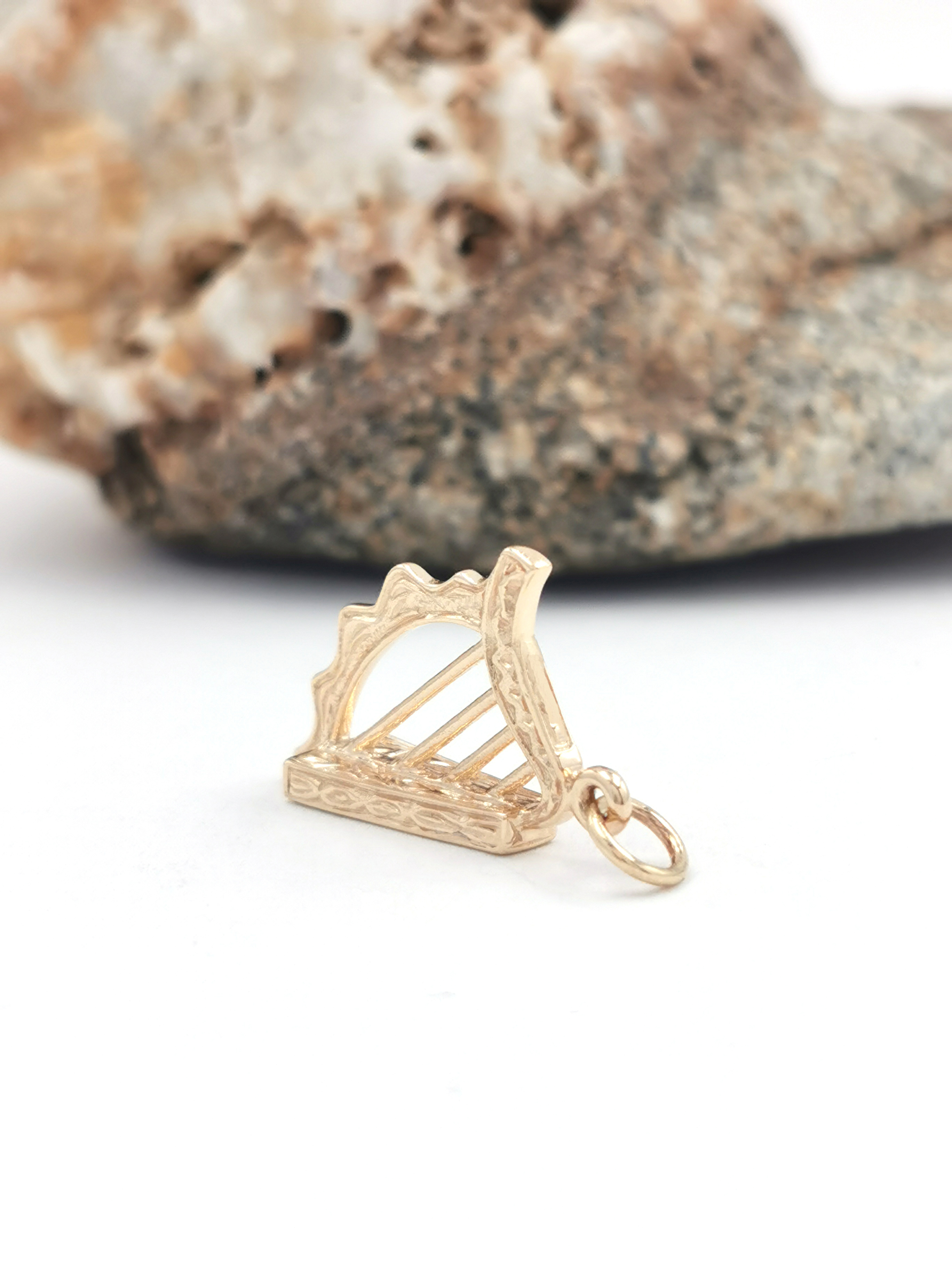 Womens Connemara Marble Charm in Yellow Gold
