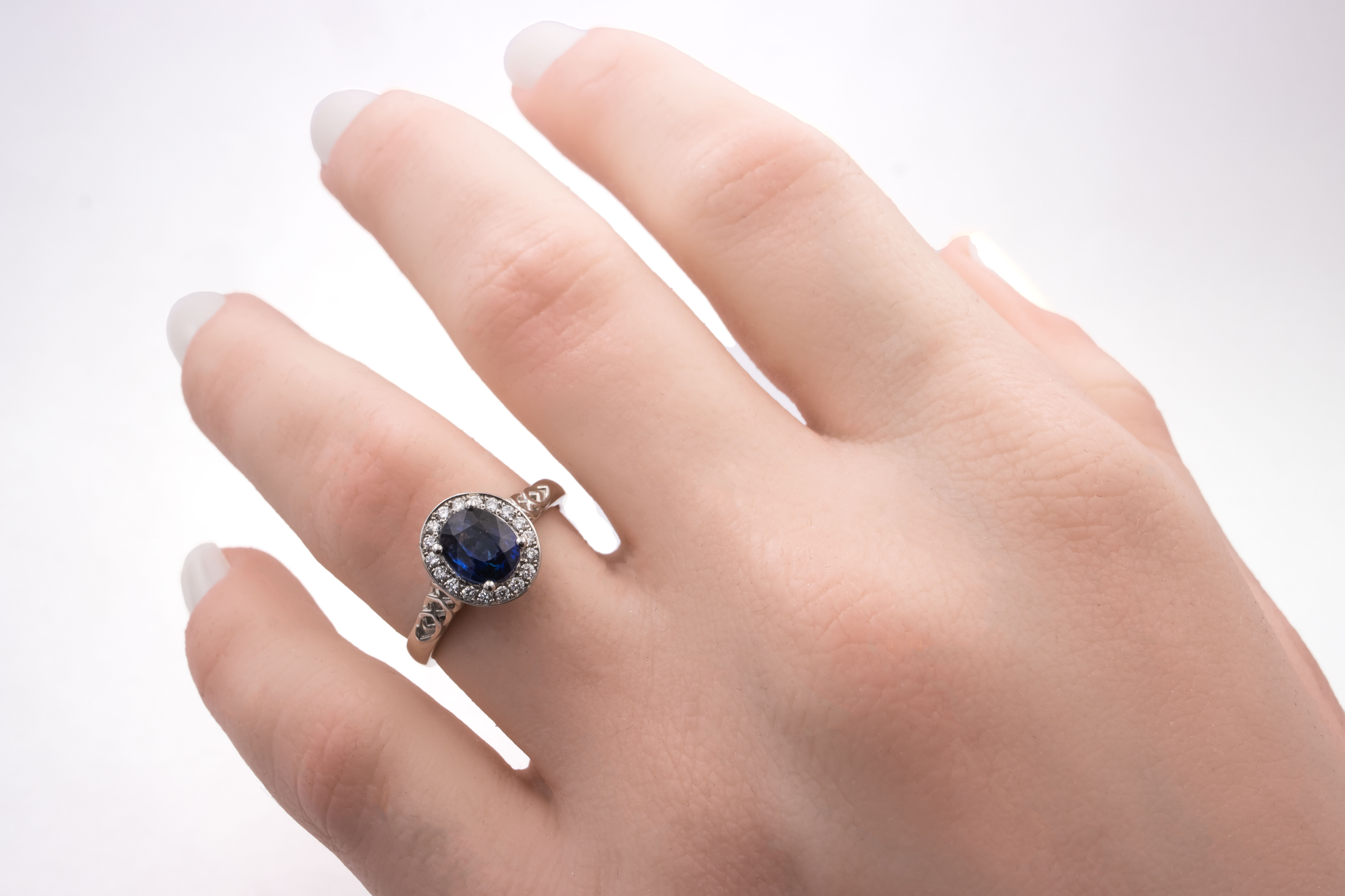 Womens Polished Celtic Knot 1.03ct Natural Sapphire Engagement Ring in Real Platinum 950 - Model Photo