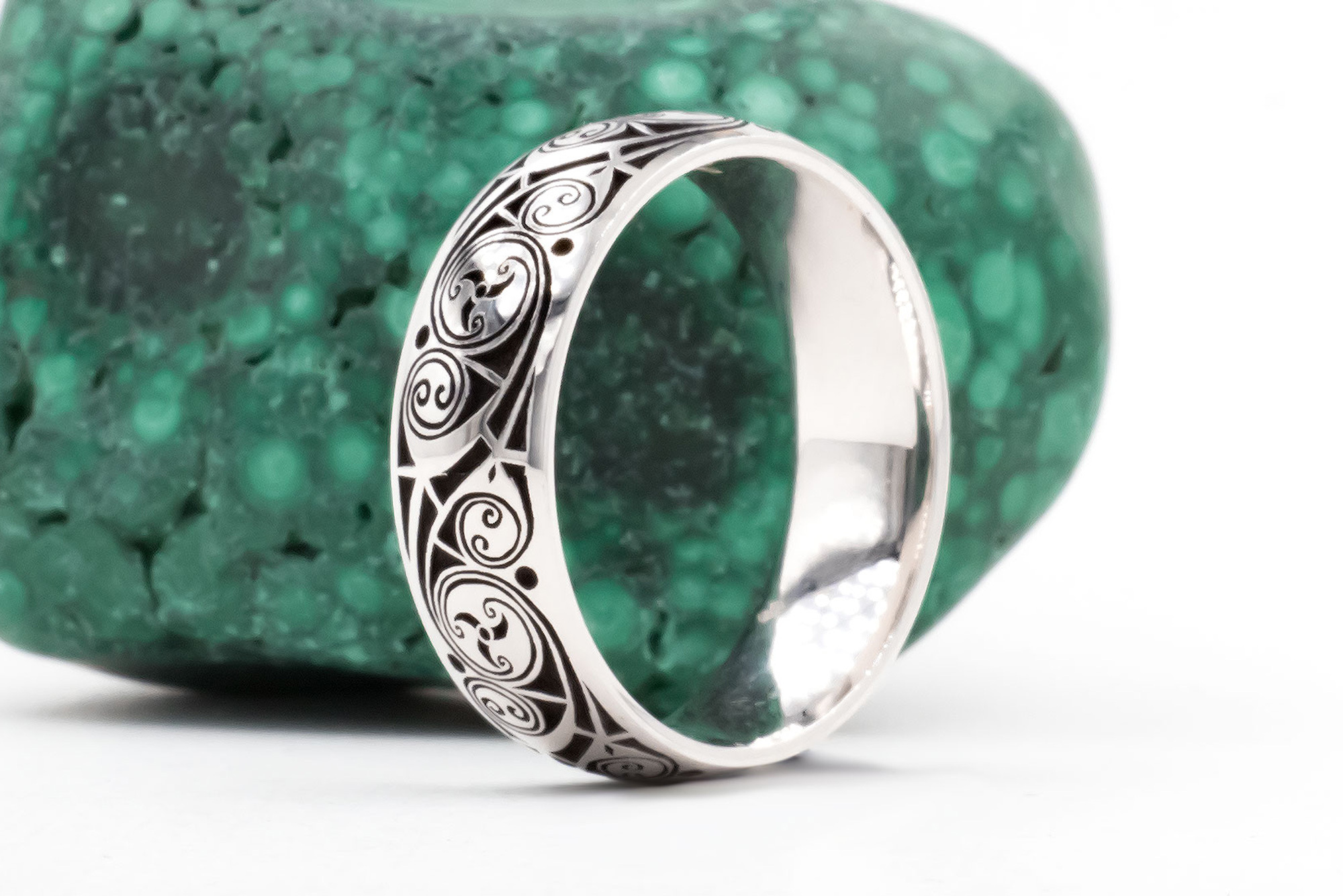 Authentic Platinum 950 Triskele 4.0mm Ring With a Cerin Finish