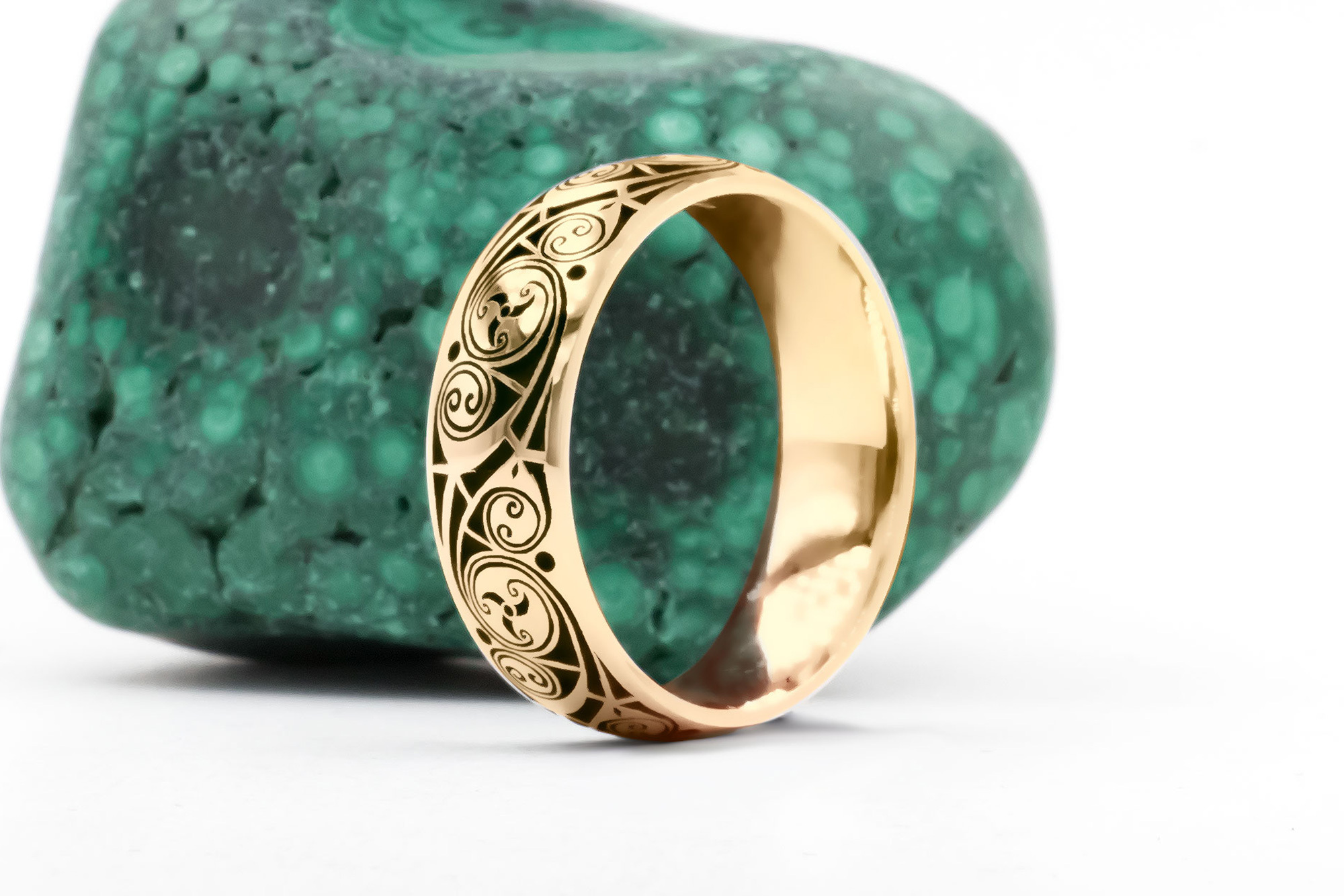 Attractive Yellow Gold Triskele 4.0mm Ring With a Cerin Finish