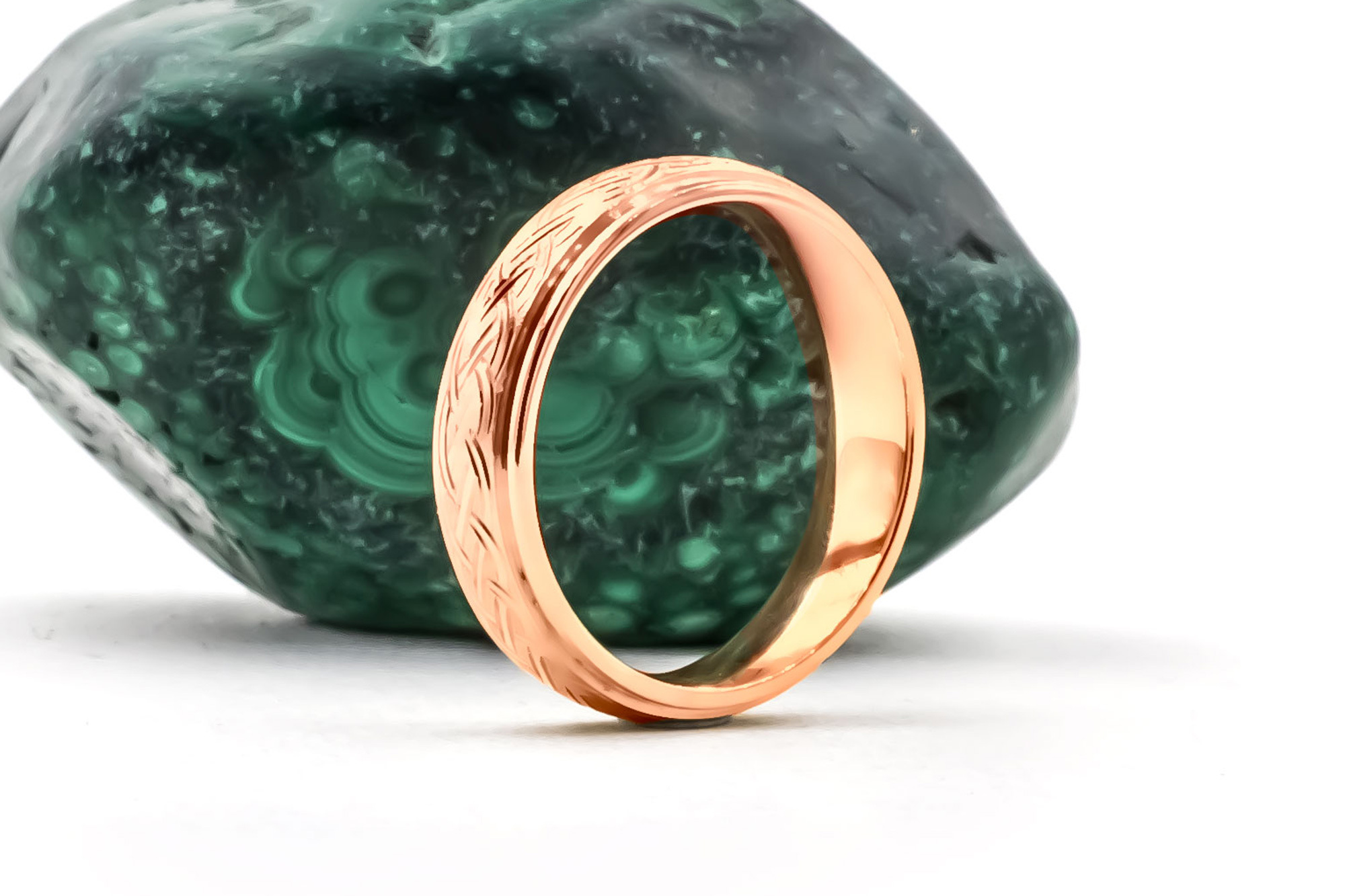 Attractive Rose Gold Celtic Knot 5.0mm Ring. Side View.