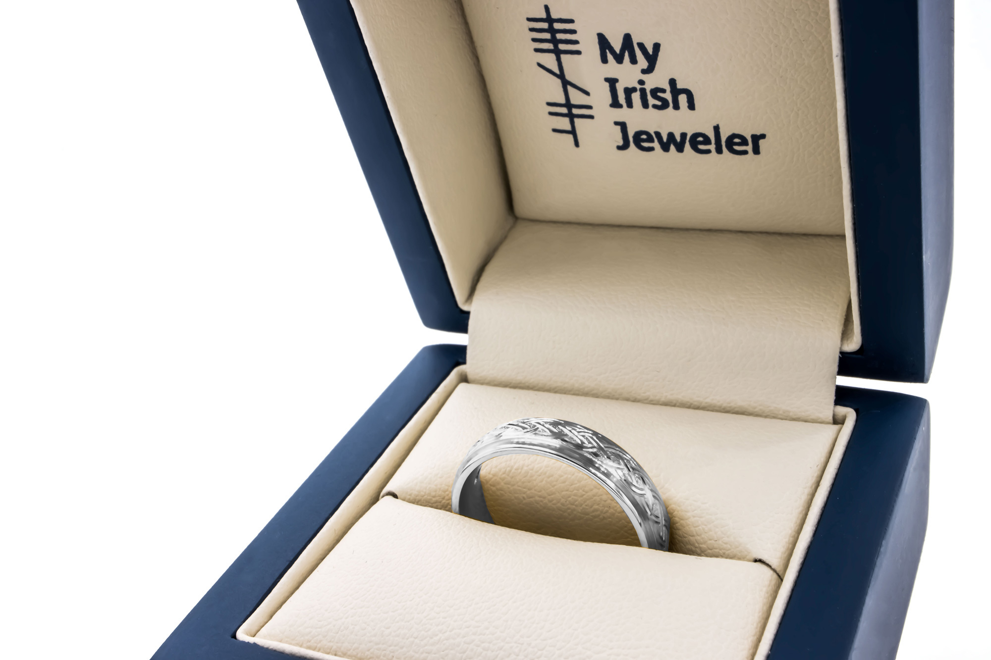 Striking Platinum Celtic Knot 7.0mm Ring. In Luxury Packaging.