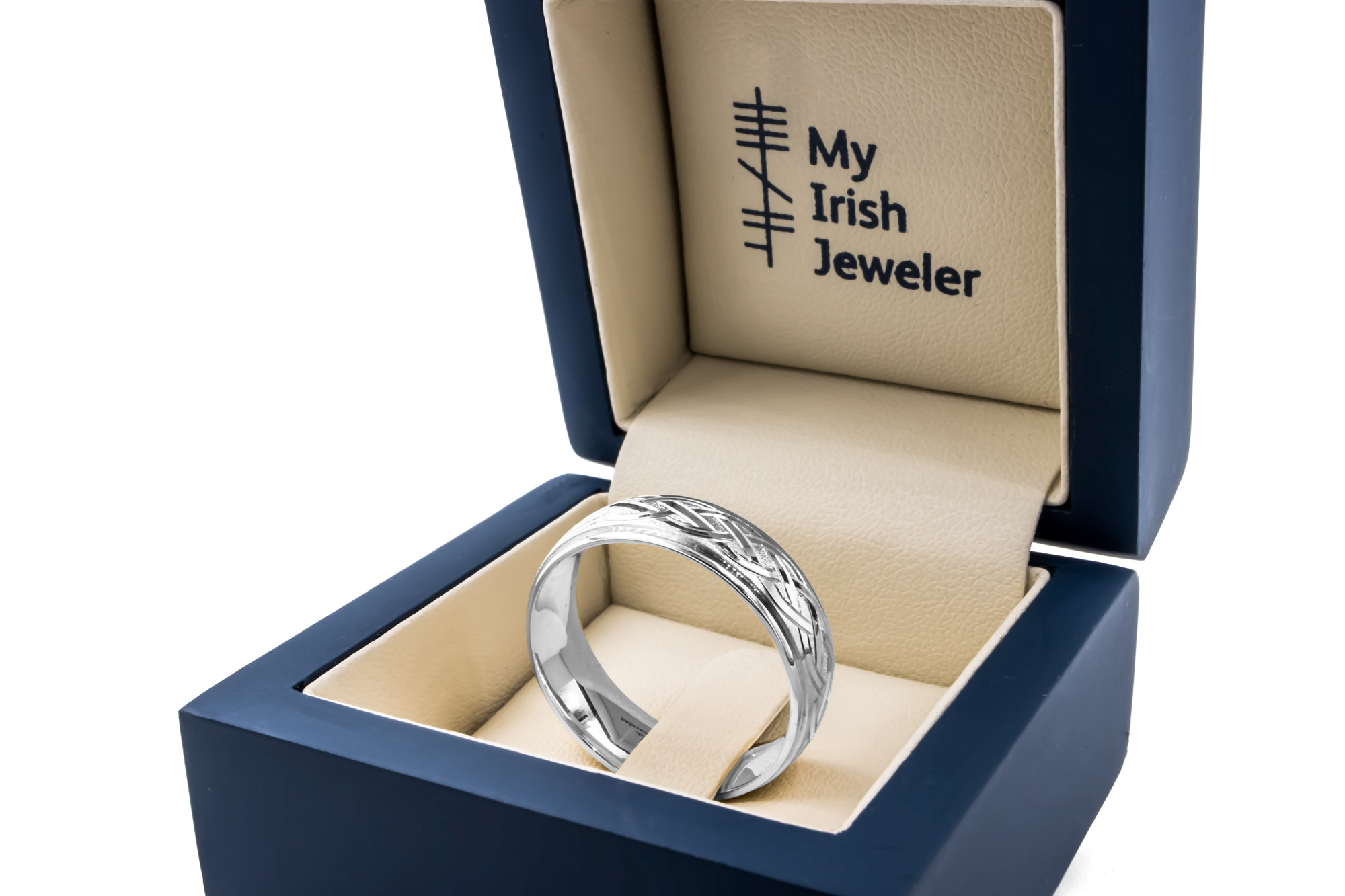 Platinum Celtic Knot 7.0mm Ring. In Luxury Packaging.