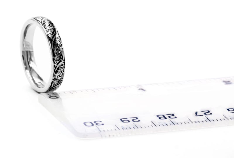 Womens Cerin Platinum 950 Triskele 4.0mm Ring