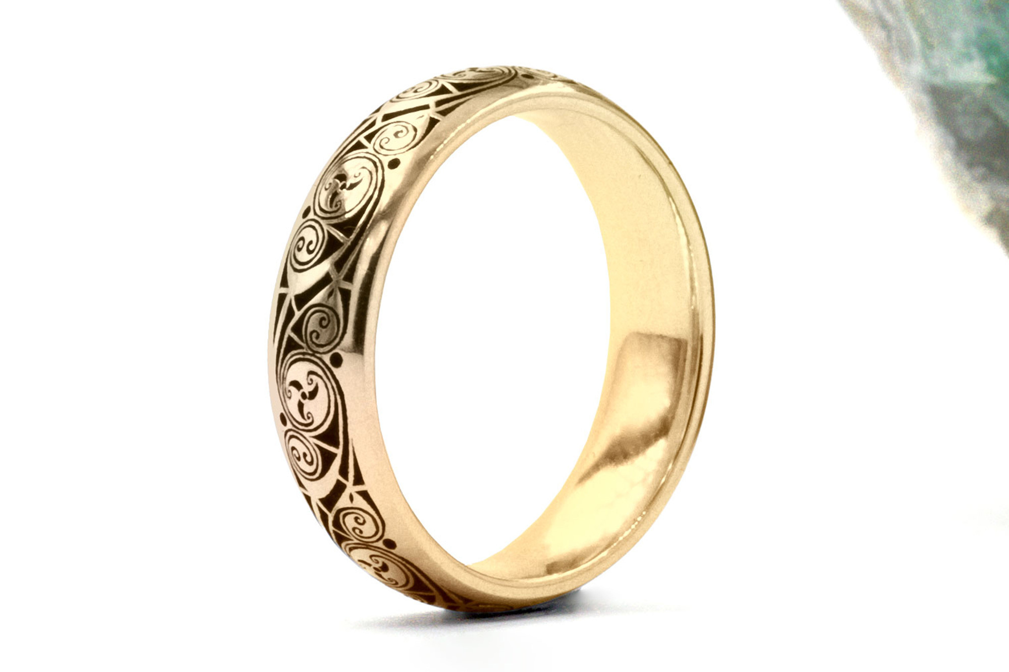 Authentic Yellow Gold Triskele 4.0mm Ring With a Cerin Finish