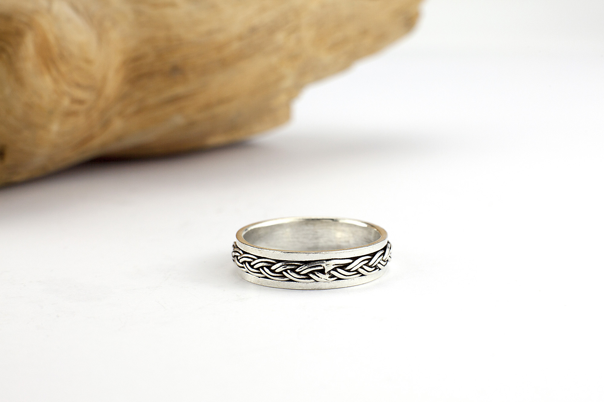 Celtic Knot Ring in Real Sterling Silver. Picture Of The Reverse Side.