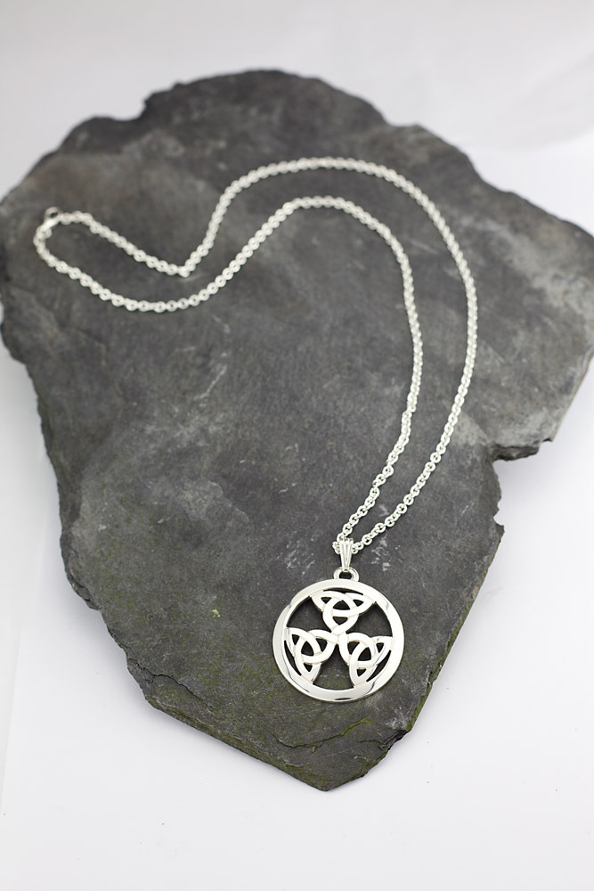 Trinity Knot - Shown with Luxury Rolo Chain