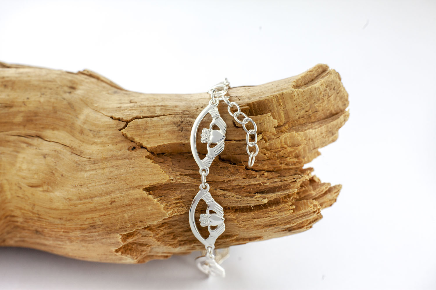 Gorgeous Sterling Silver Claddagh Bracelet For Women