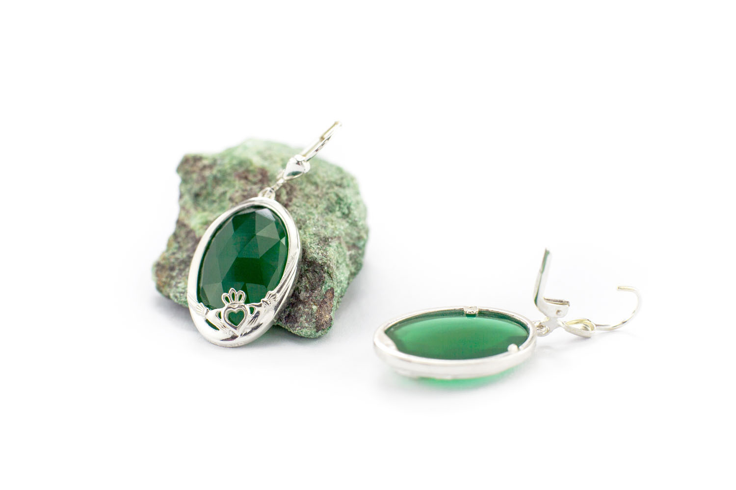 Womens Attractive Sterling Silver Claddagh Gift Set. Photographed Open.