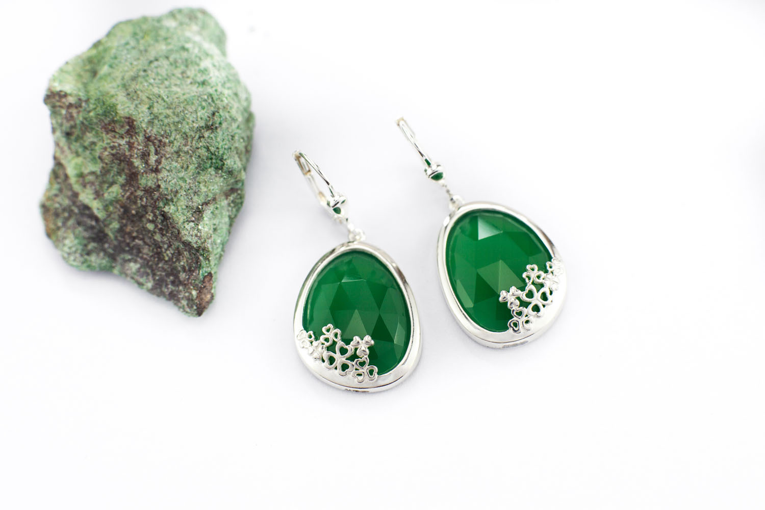 Green onyx hot sale drop earrings