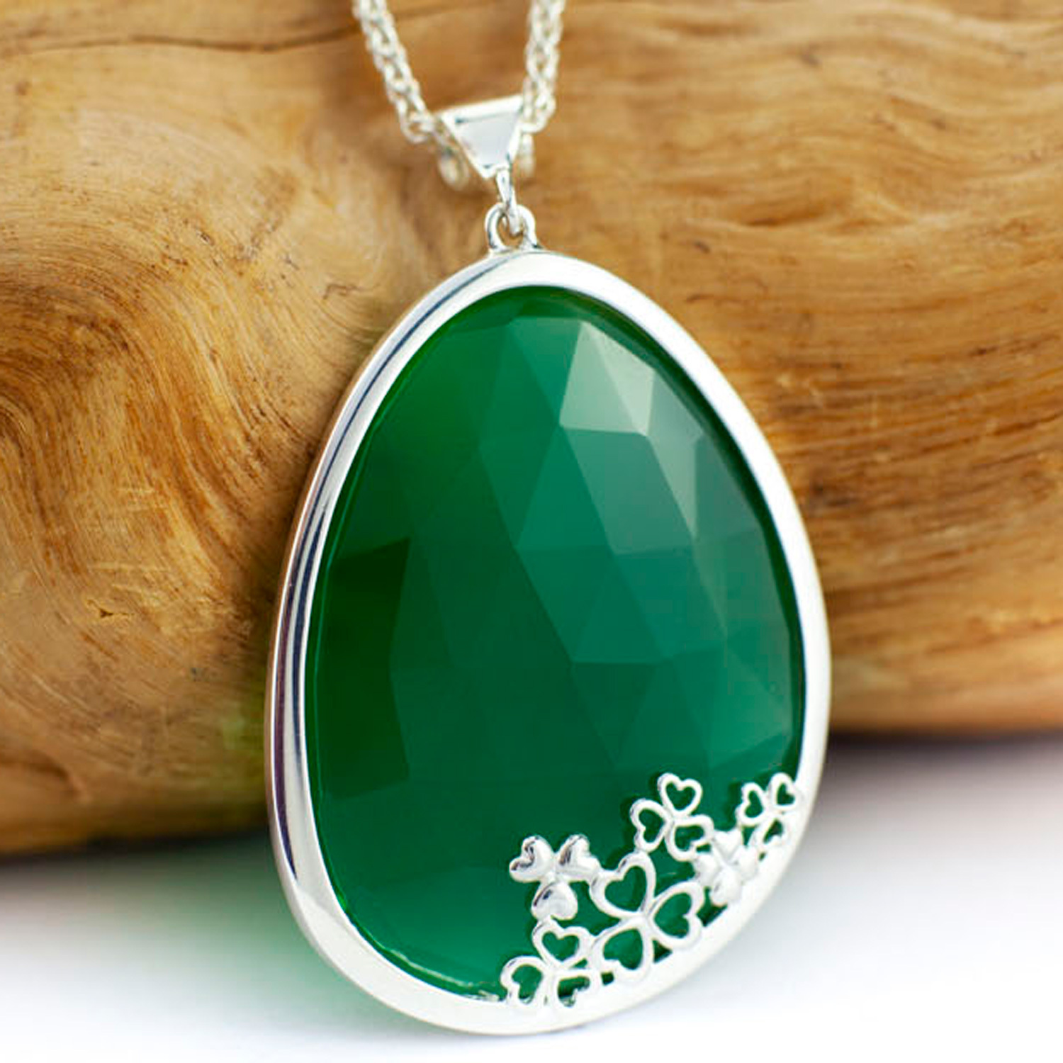 Green onyx deals pendant