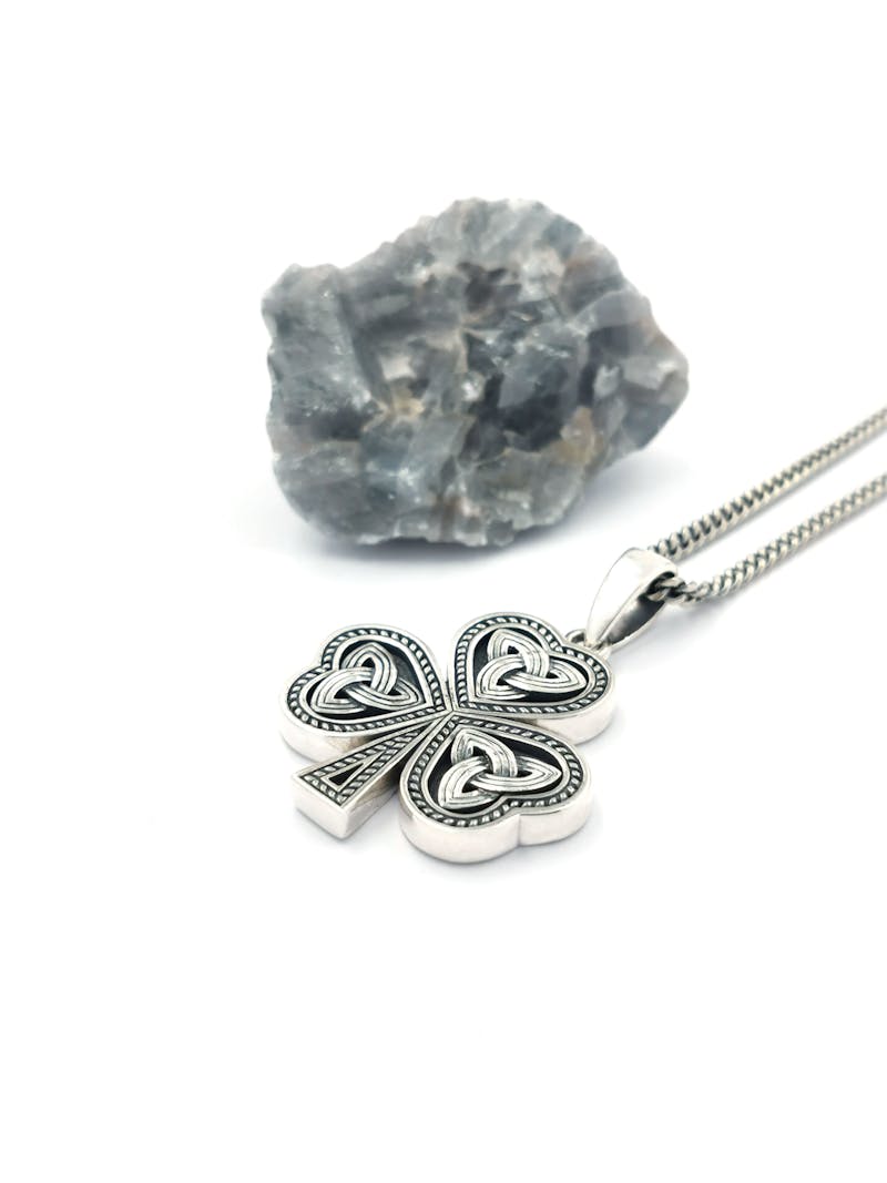Sterling silver shamrock pendant Clearance