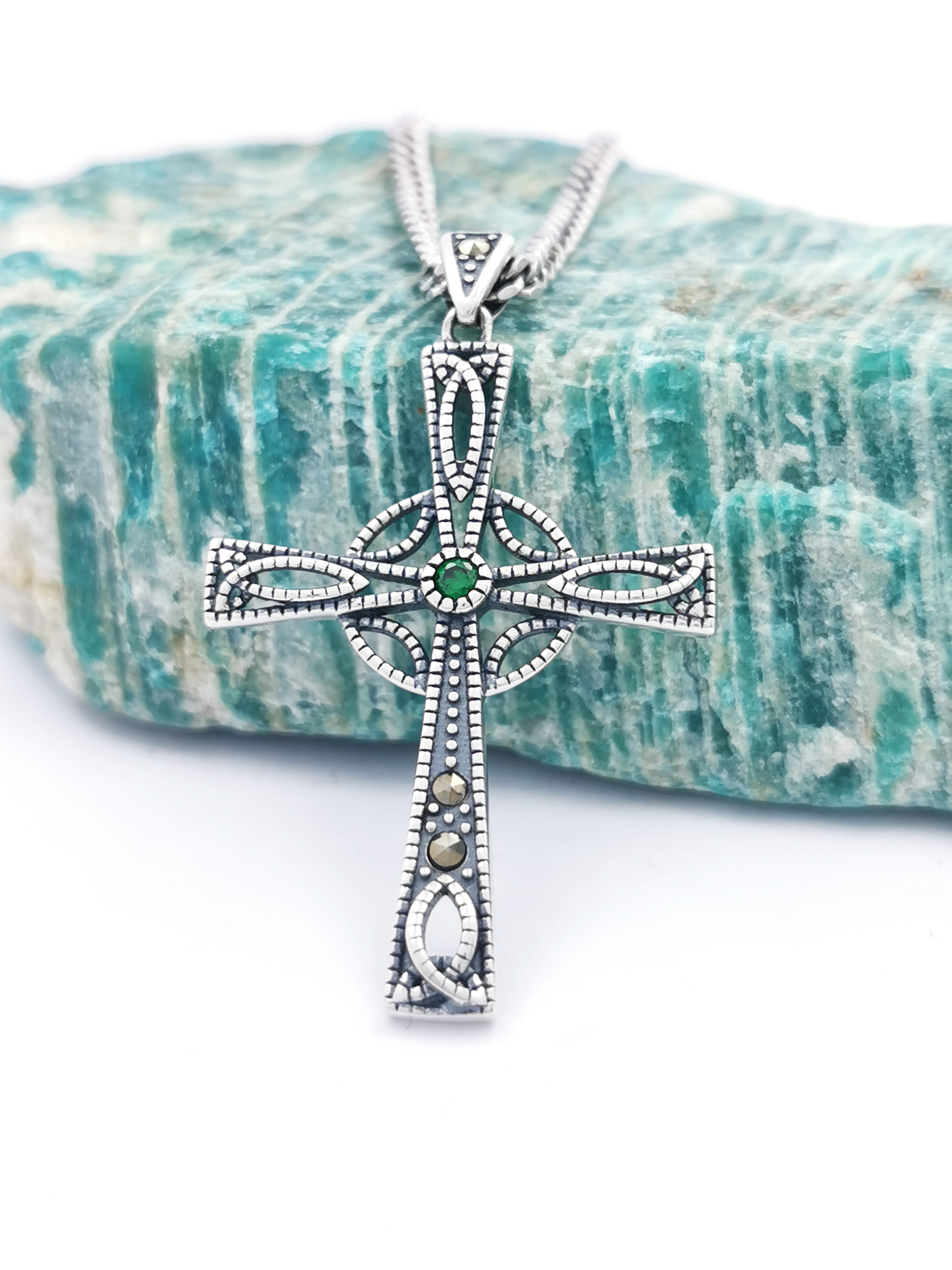 Womens Sterling Silver Celtic Cross Necklace