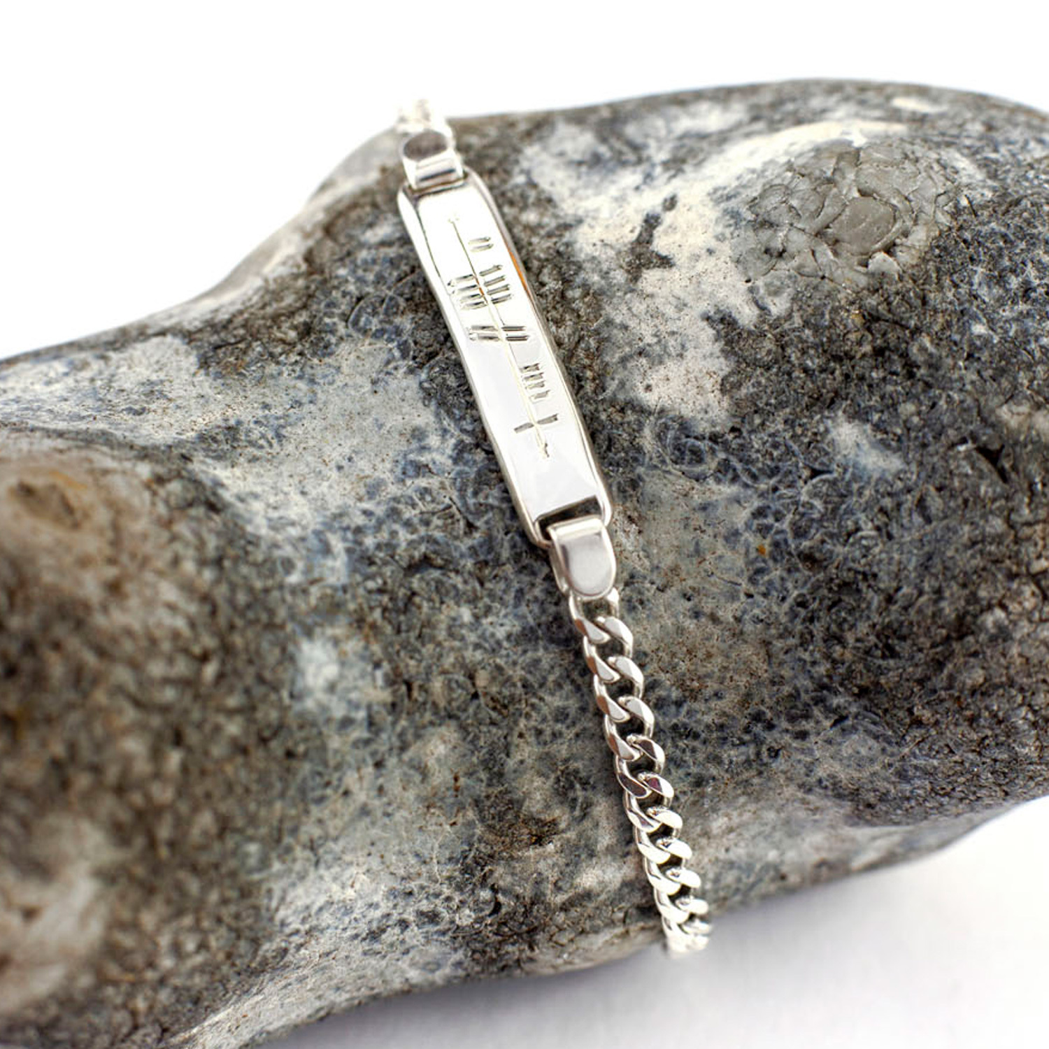 Narrow Ladies Bracelet