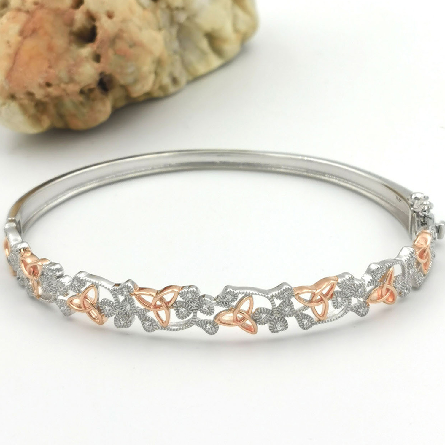 1pc Stainless Steel Irish Knot Bangle Bracelet | SHEIN