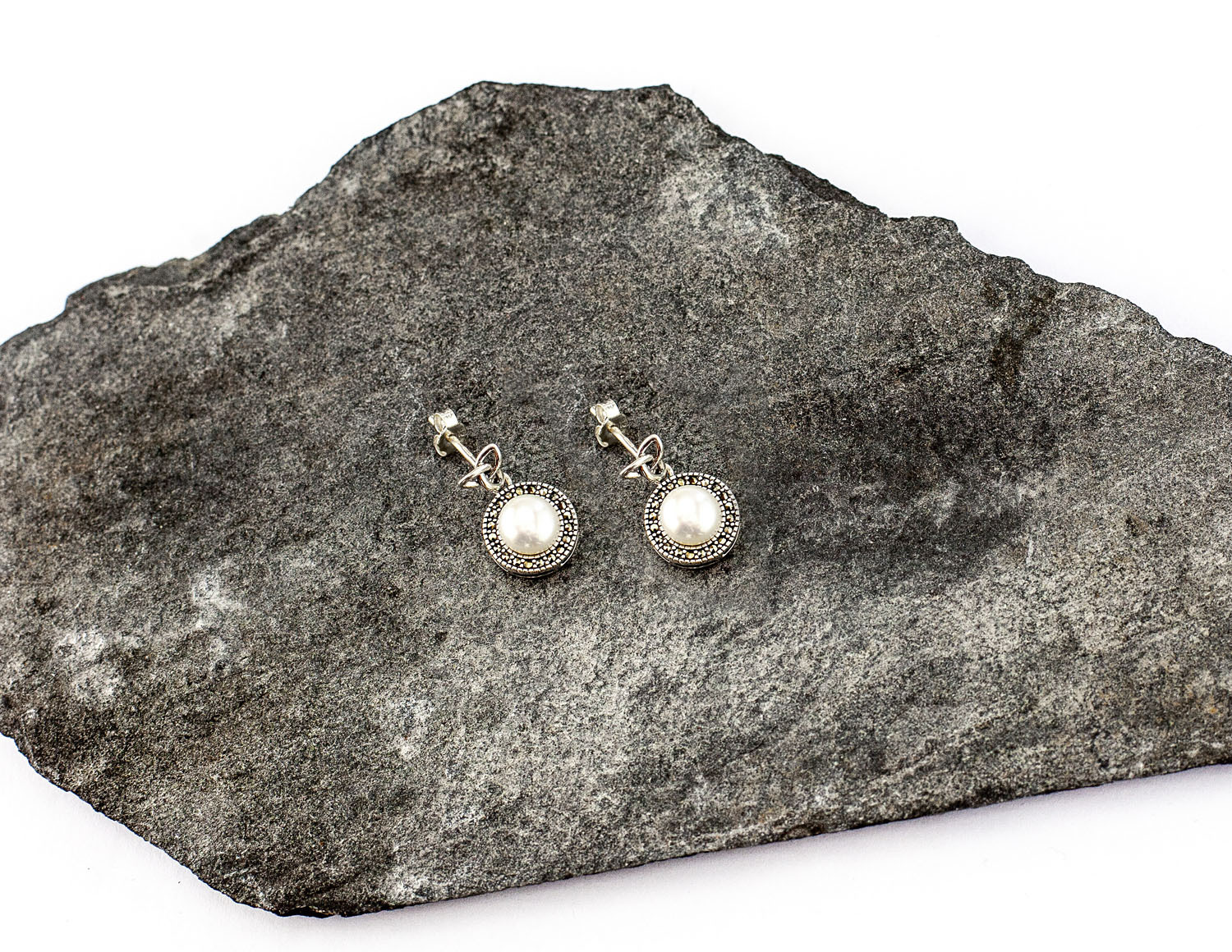 Womens Trinity Knot Earrings in Sterling Silver