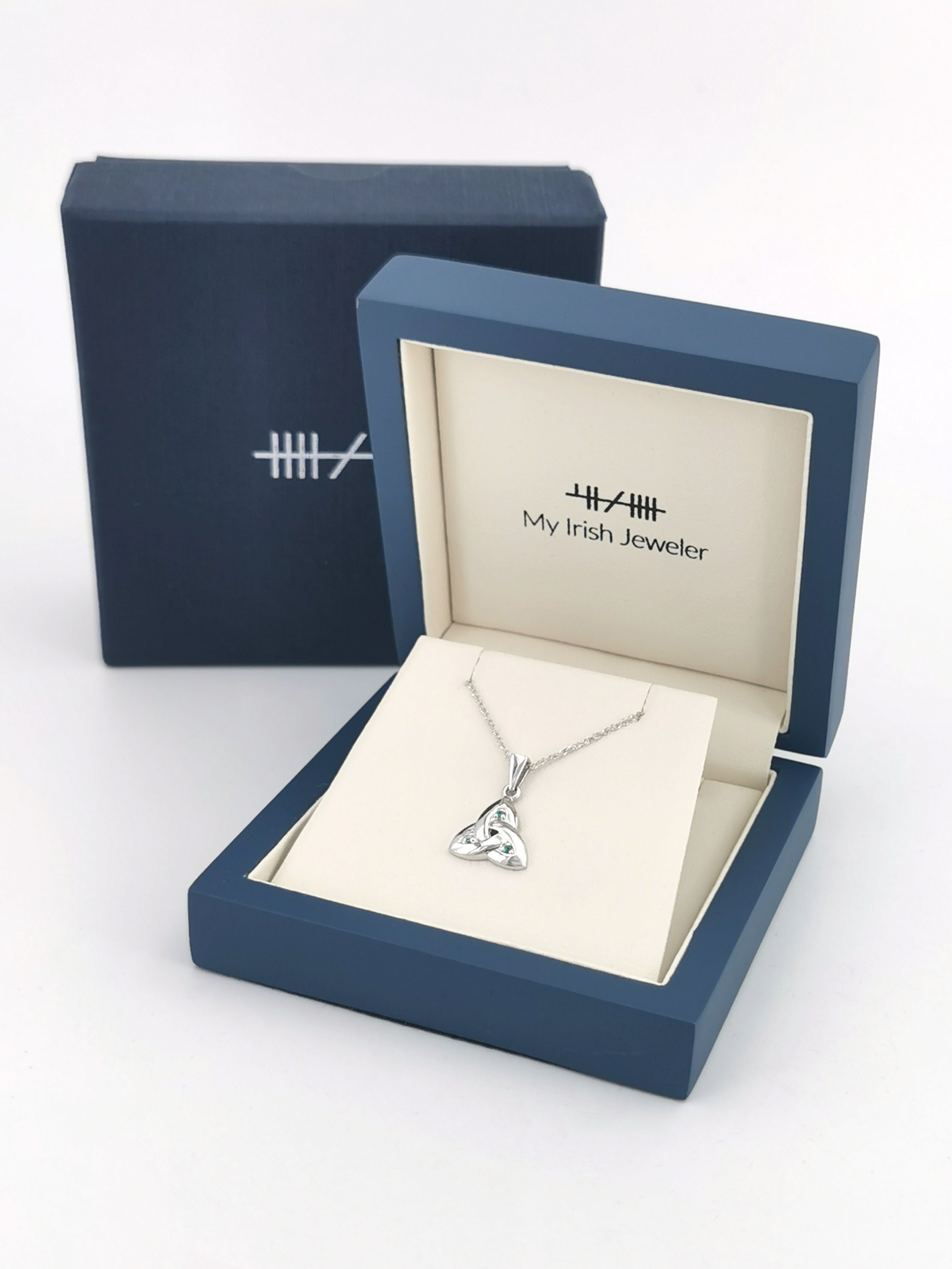 Luxurious 14K White Gold Celtic Knot Necklace For Women