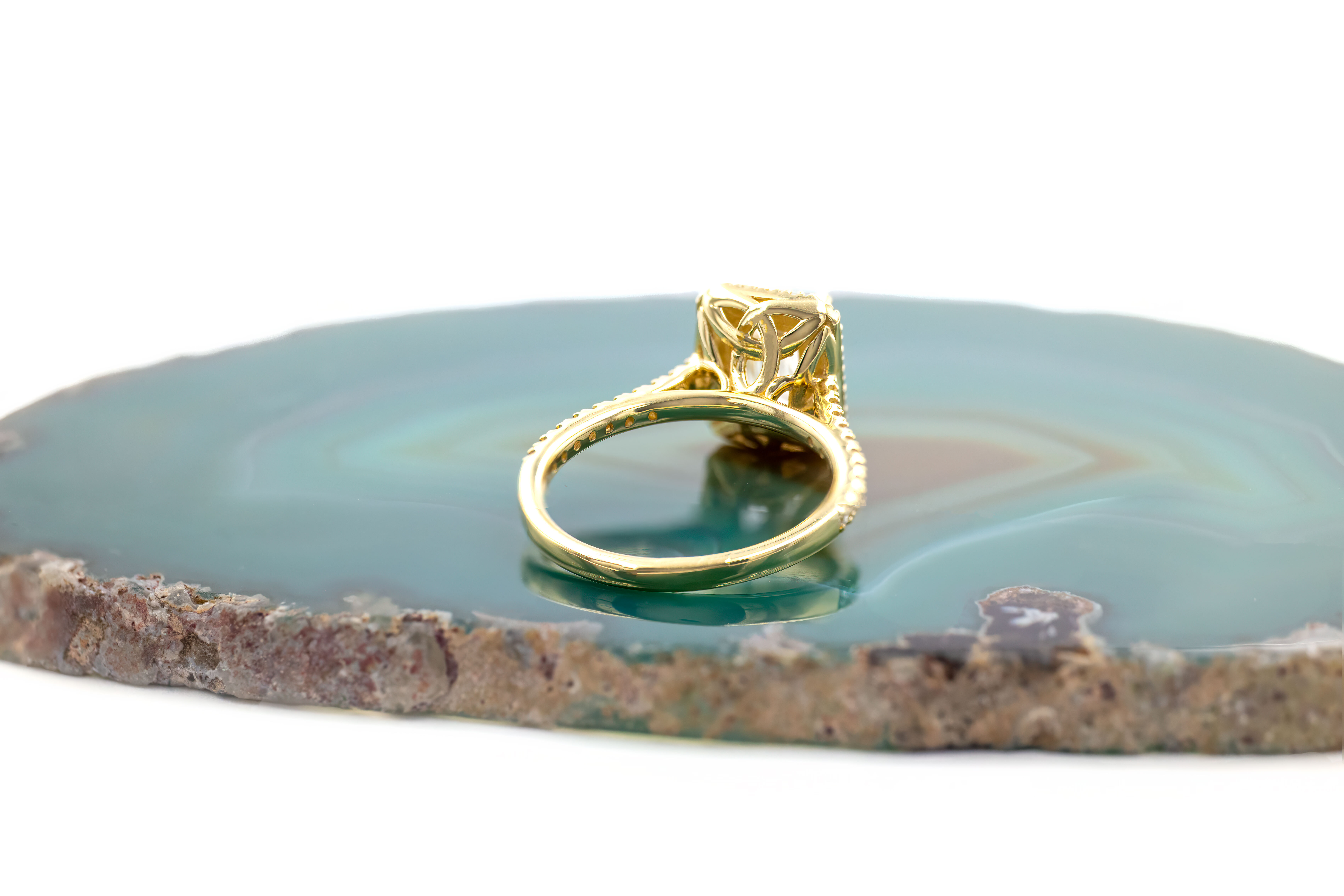 Striking 14K Yellow Gold Trinity Knot 2.0mm Ring For Women. Picture Of The Back.