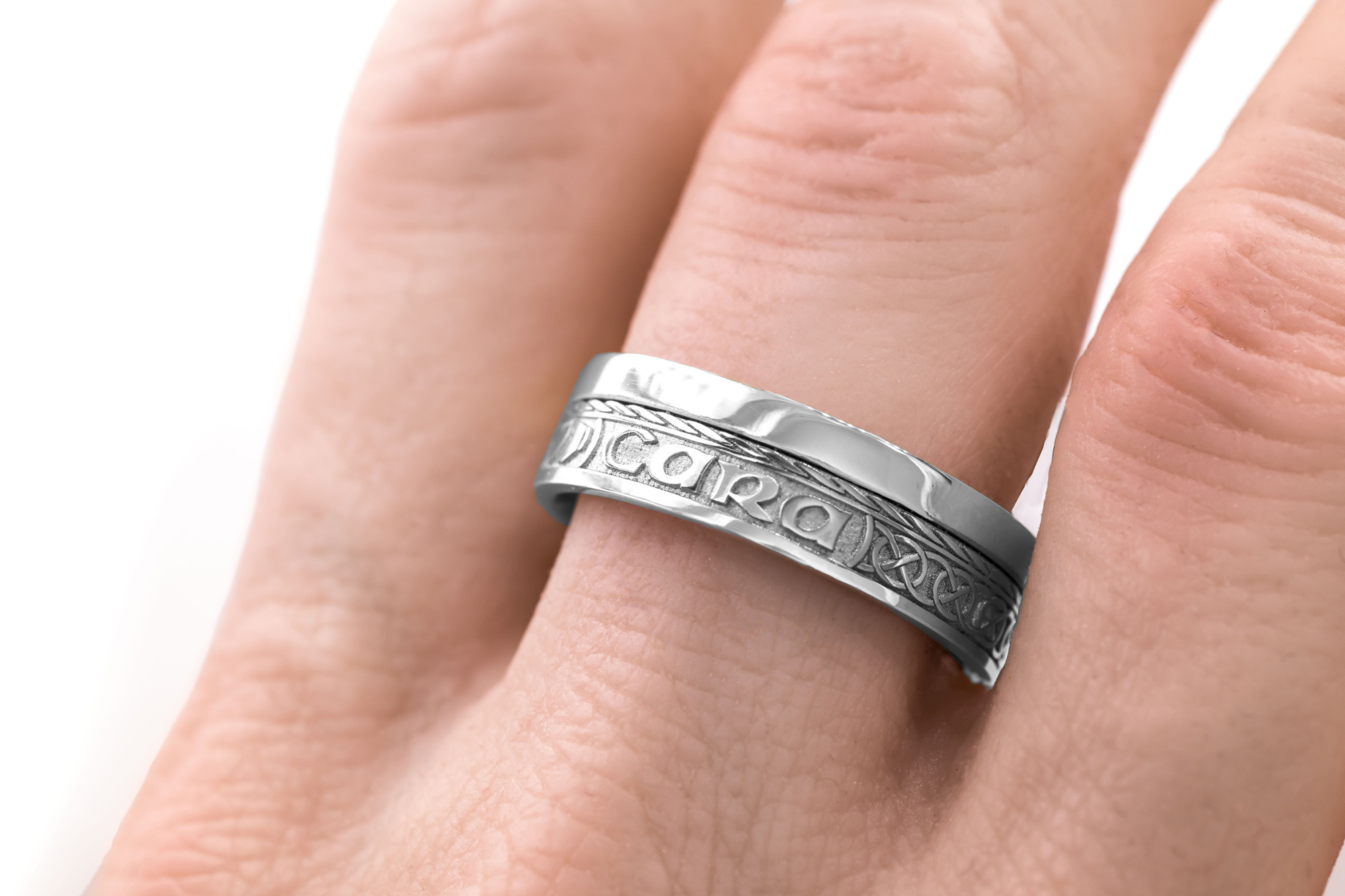 Luxurious Florentine 14K White Gold Mo Anam Cara & Gaelic 7.3mm Ring - Model Photo
