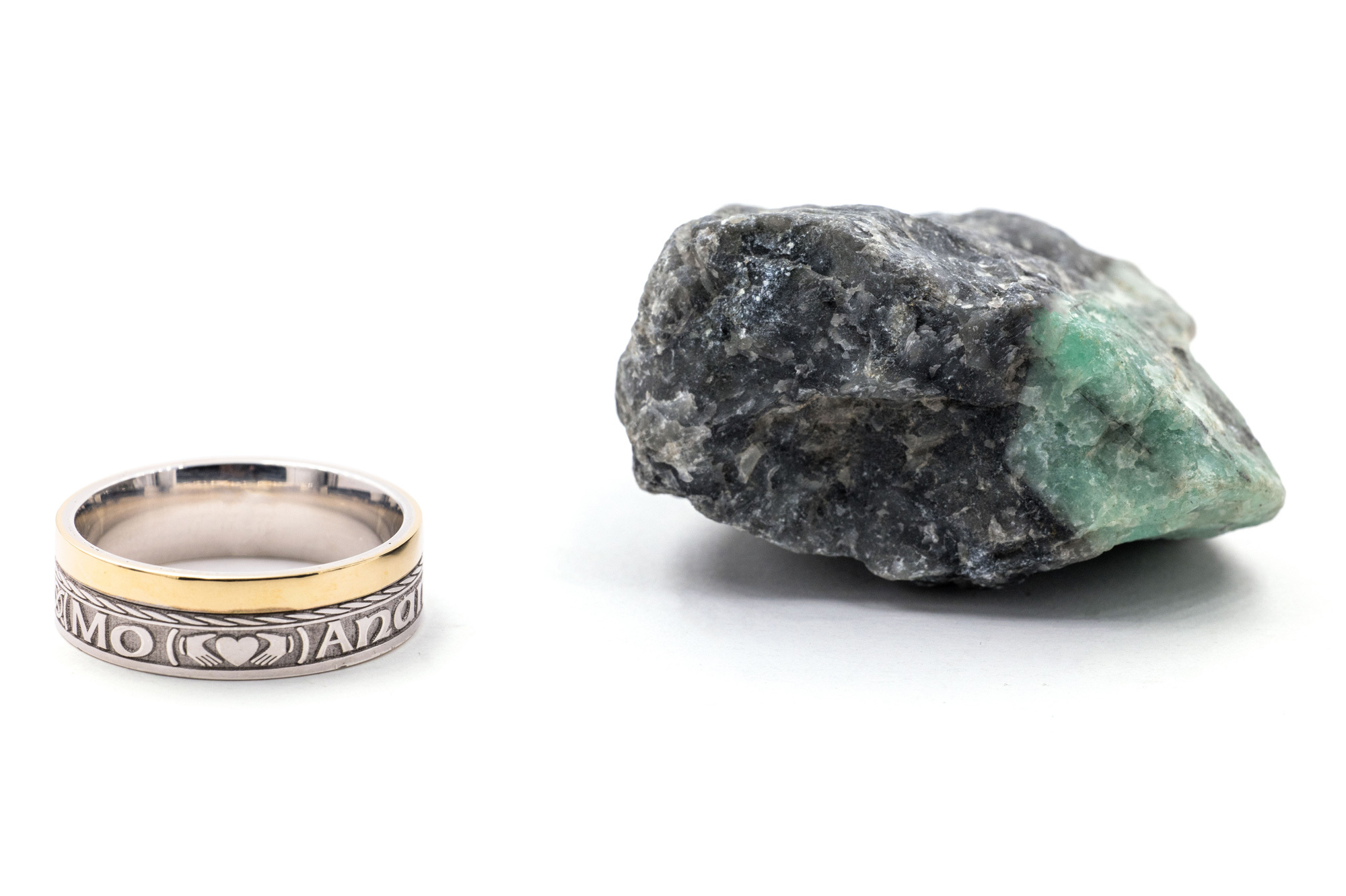 Mo Anam Cara 7.3mm Ring in White Gold & Yellow Gold With a Florentine Finish