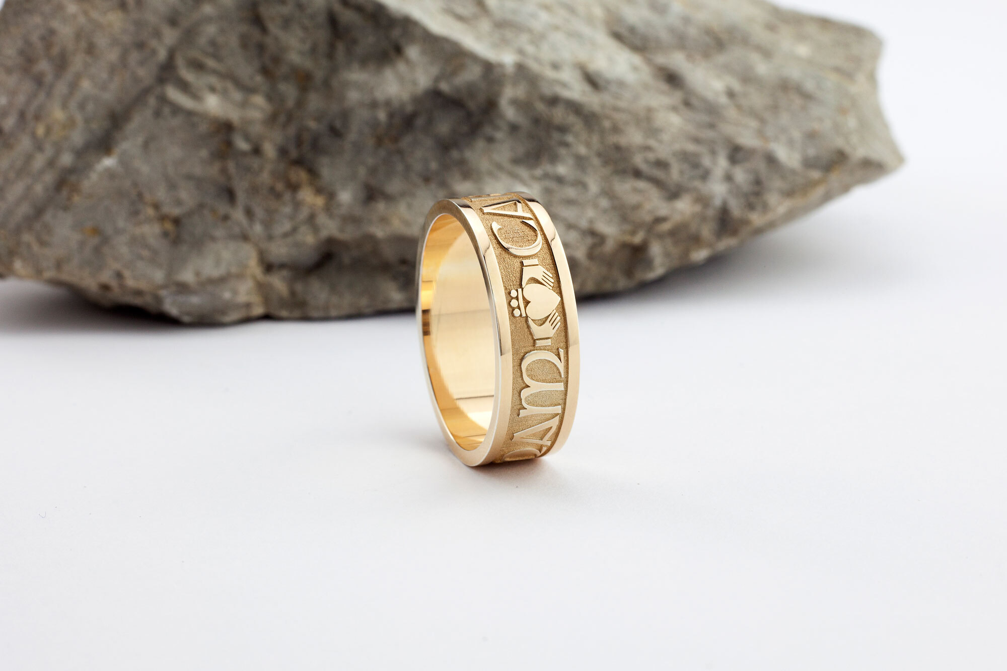 Irish Yellow Gold Mo Anam Cara & Claddagh Gift Set With a Florentine Finish