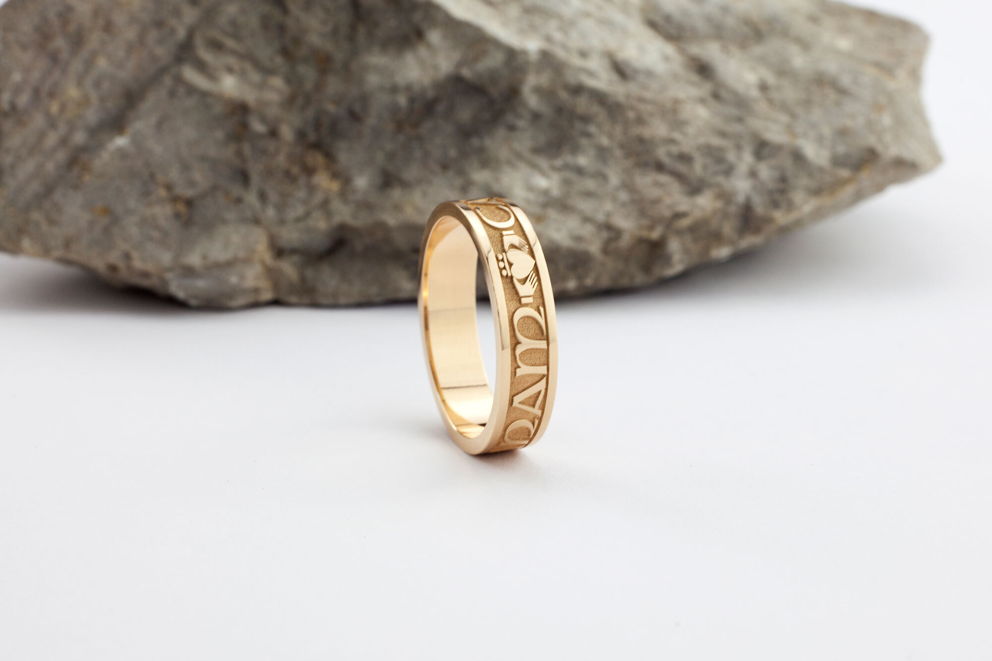 Mo Anam Cara Gift Set in 14K Yellow Gold With a Florentine Finish