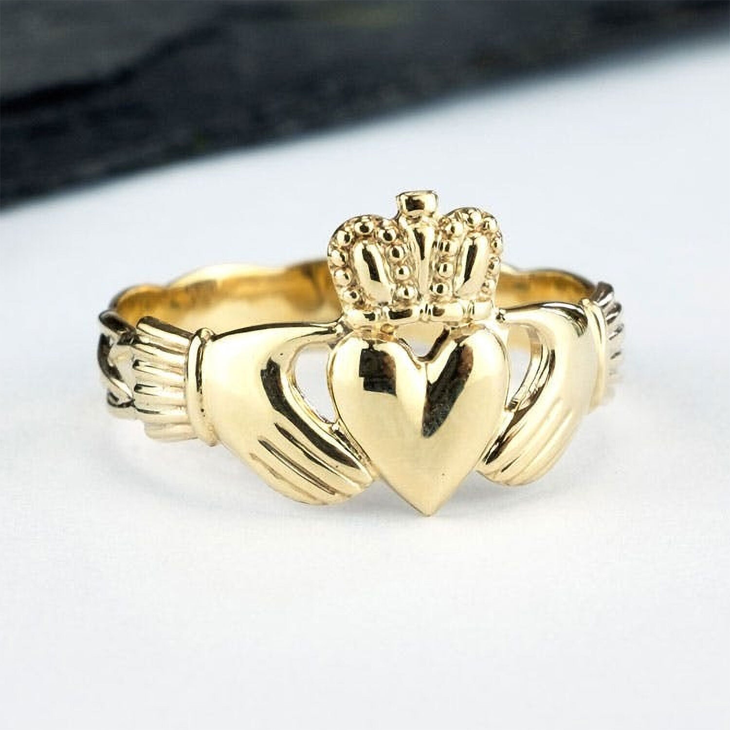 10k Gold Vintage Claddagh Ring