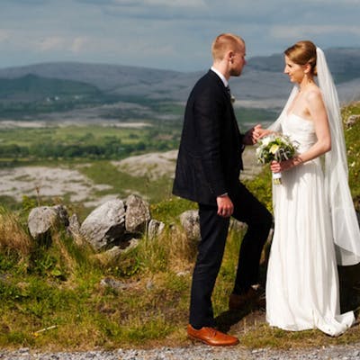 Nine Irish Wedding Traditions to Include on Your Big Day