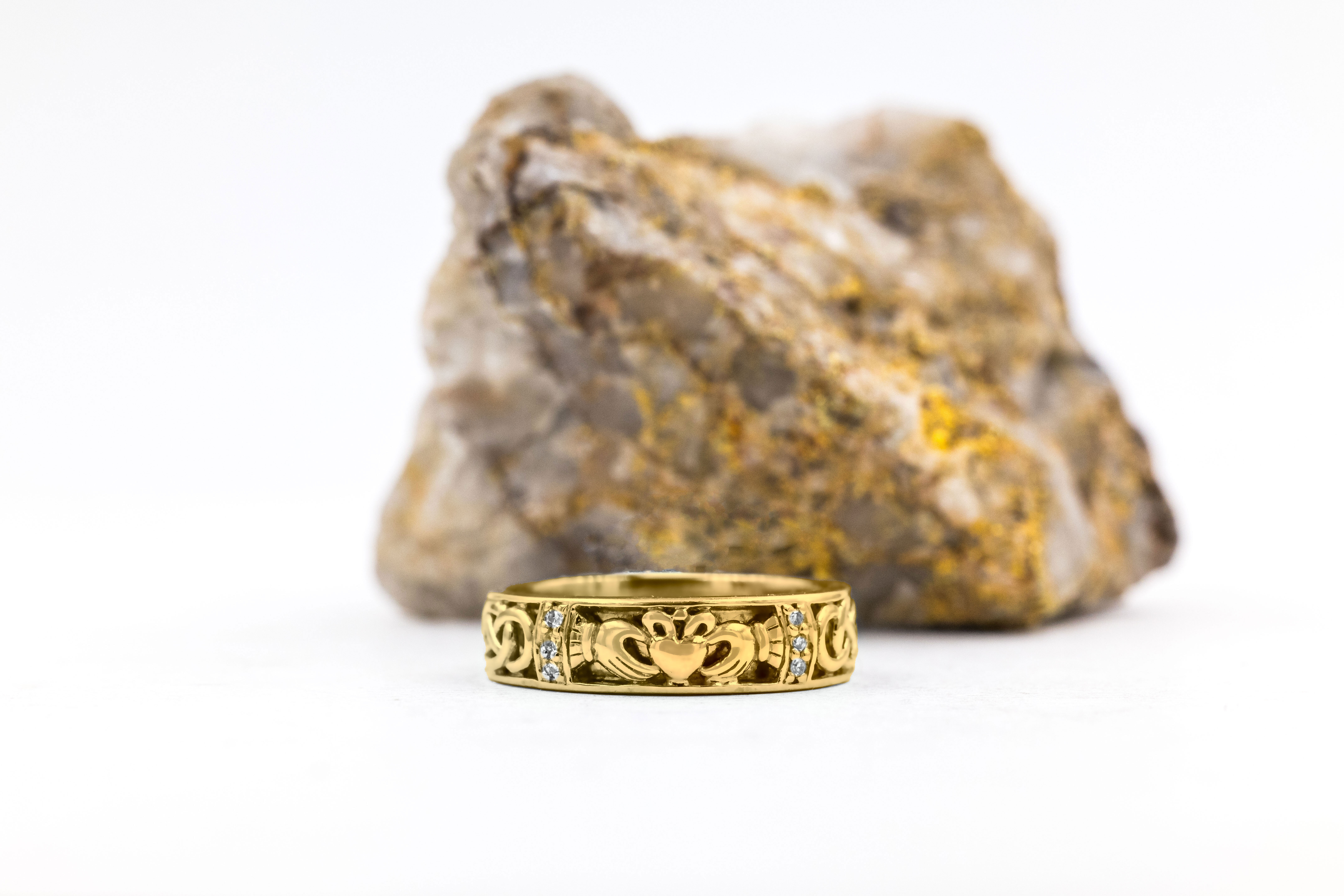 Womens Yellow Gold Claddagh & Celtic Knot Wedding Ring